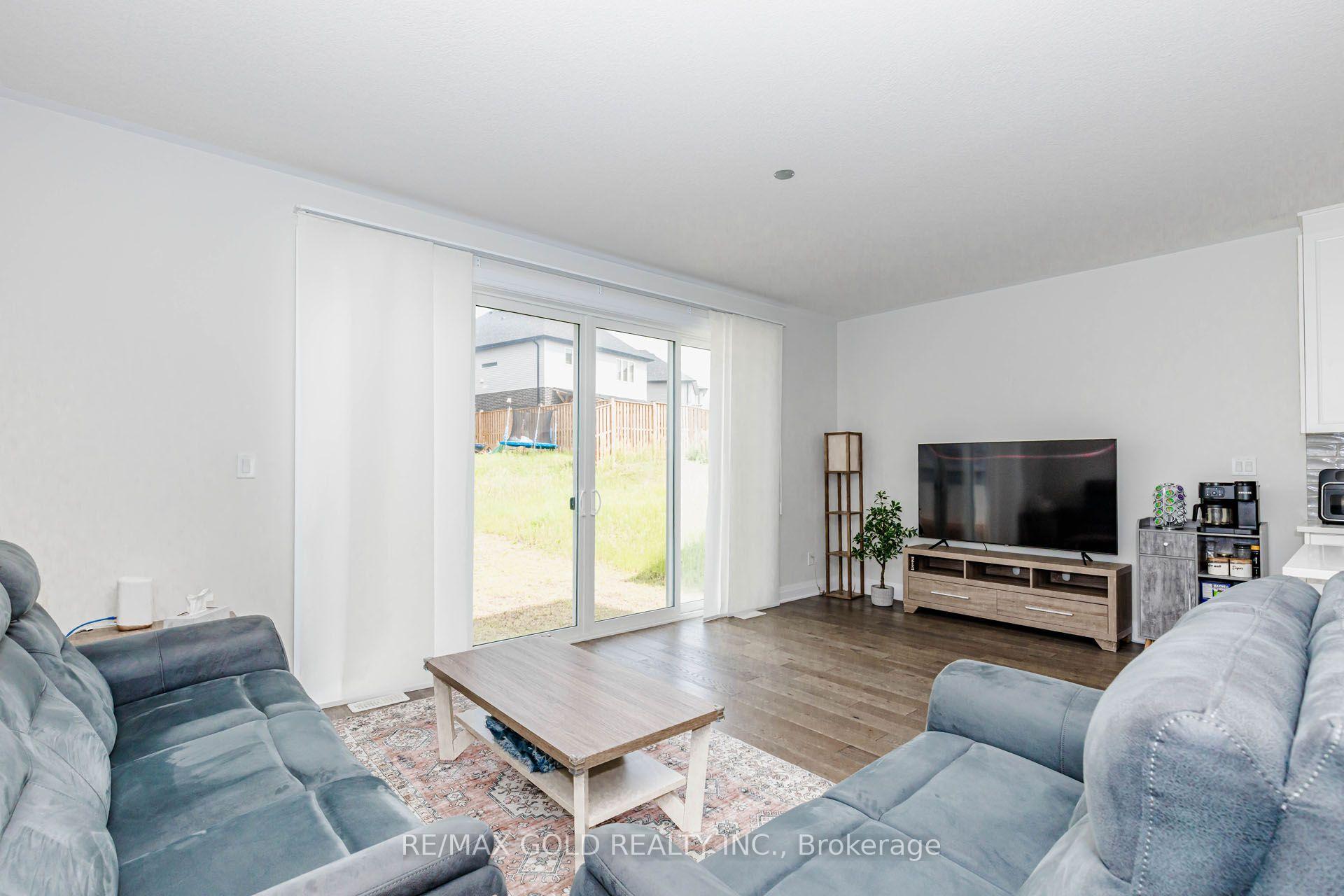 Photo 45 of 617 Benninger Drive, Kitchener, Brigadoon — HOMEH