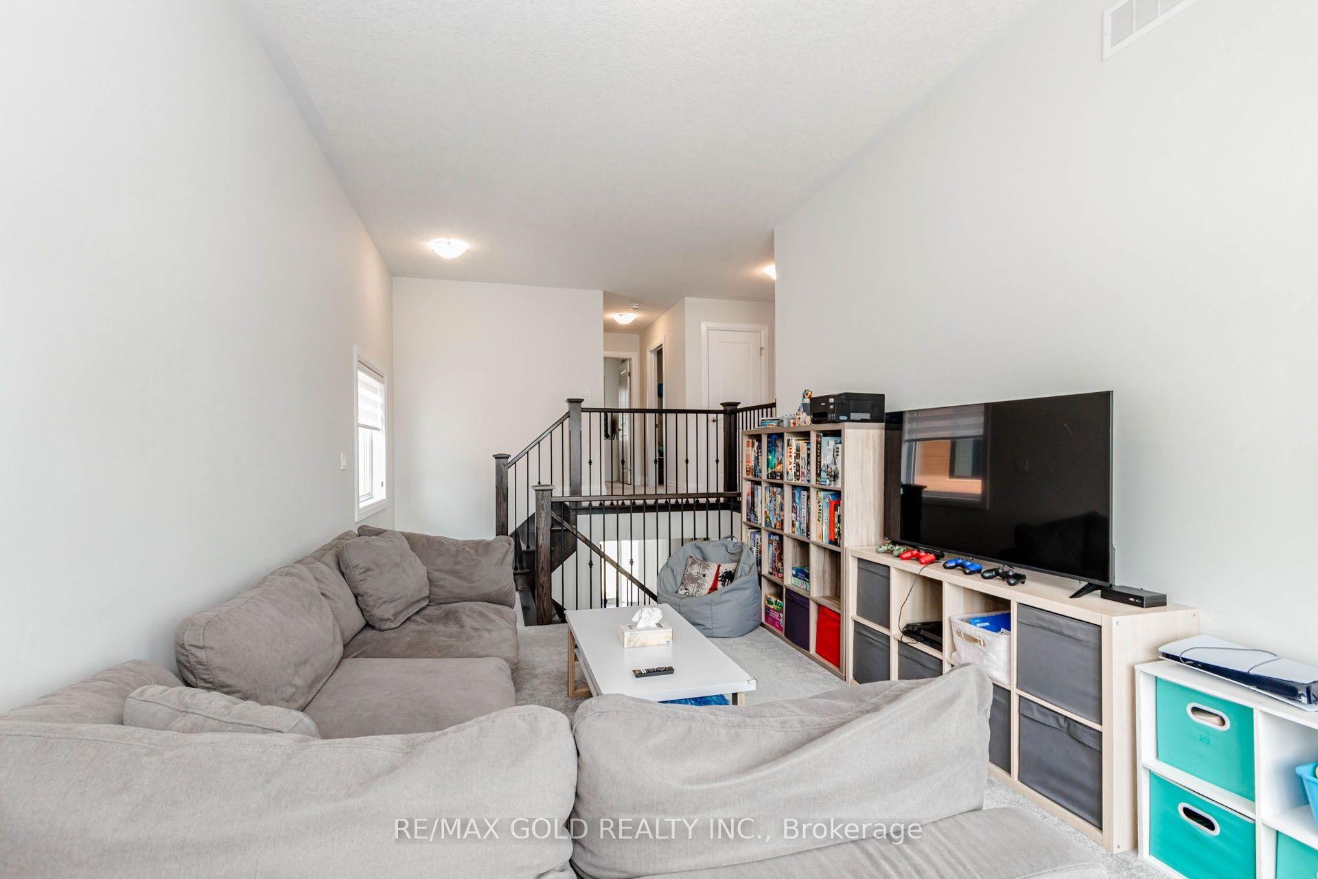 Photo 66 of 617 Benninger Drive, Kitchener, Brigadoon — HOMEH