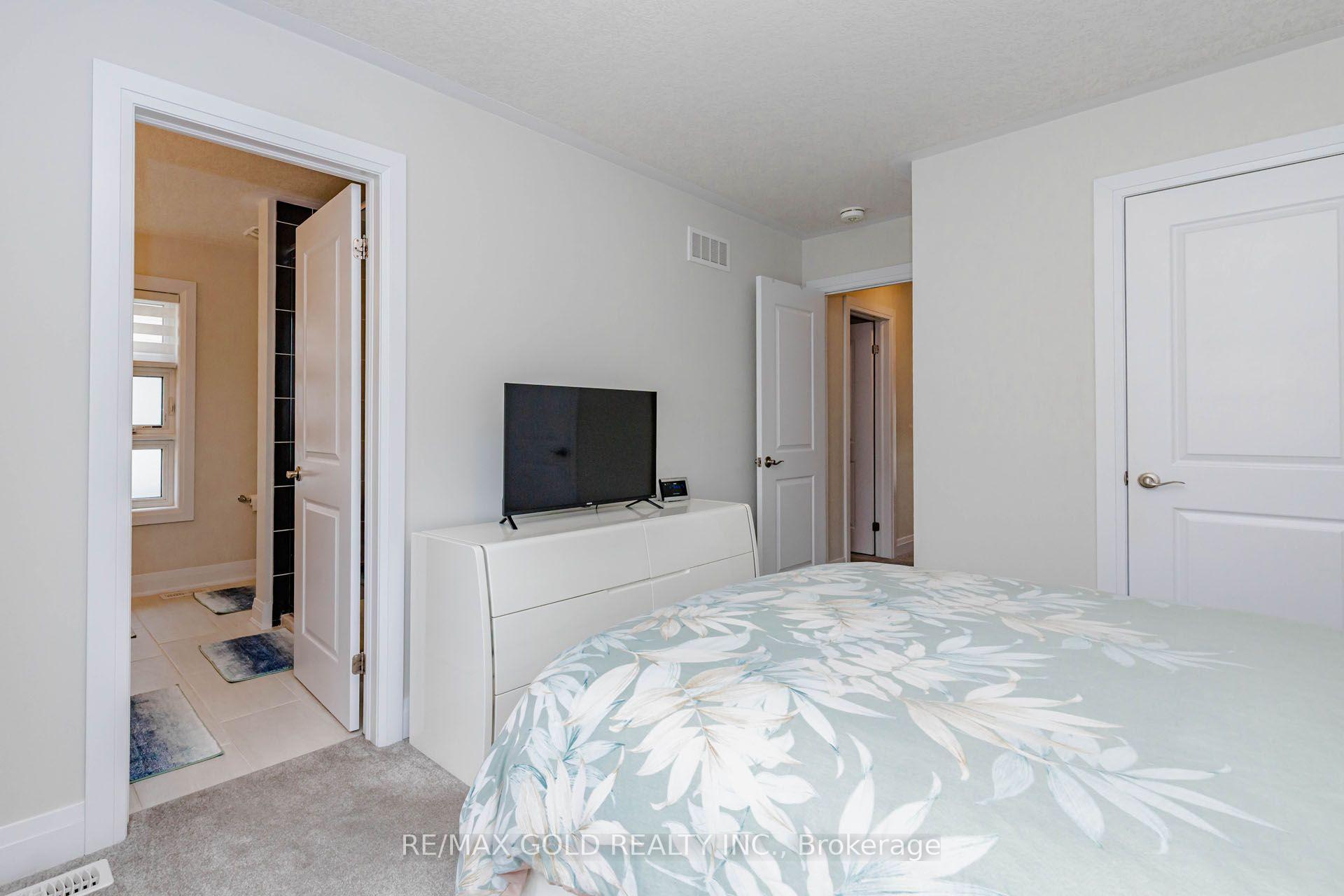 Photo 74 of 617 Benninger Drive, Kitchener, Brigadoon — HOMEH