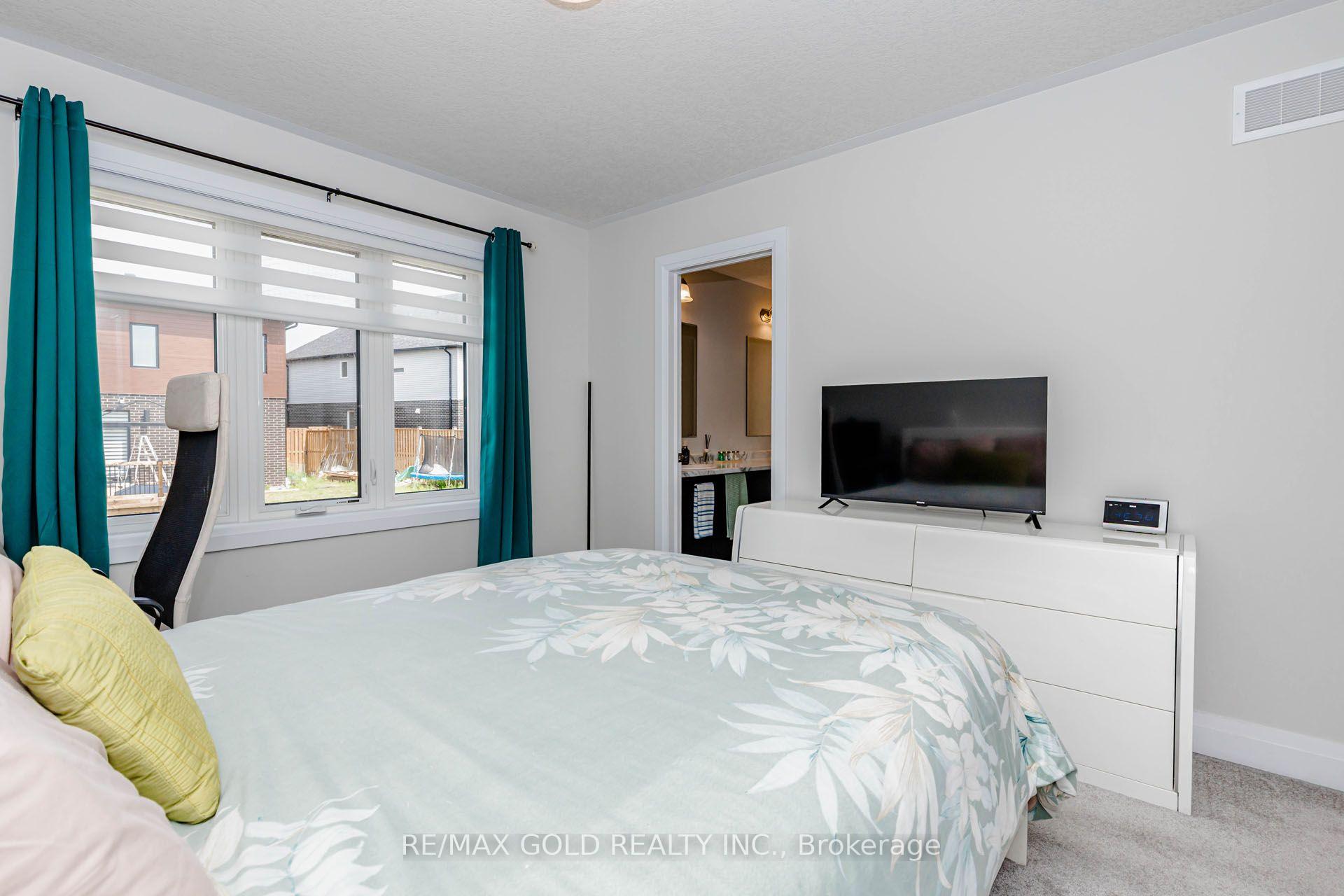 Photo 77 of 617 Benninger Drive, Kitchener, Brigadoon — HOMEH