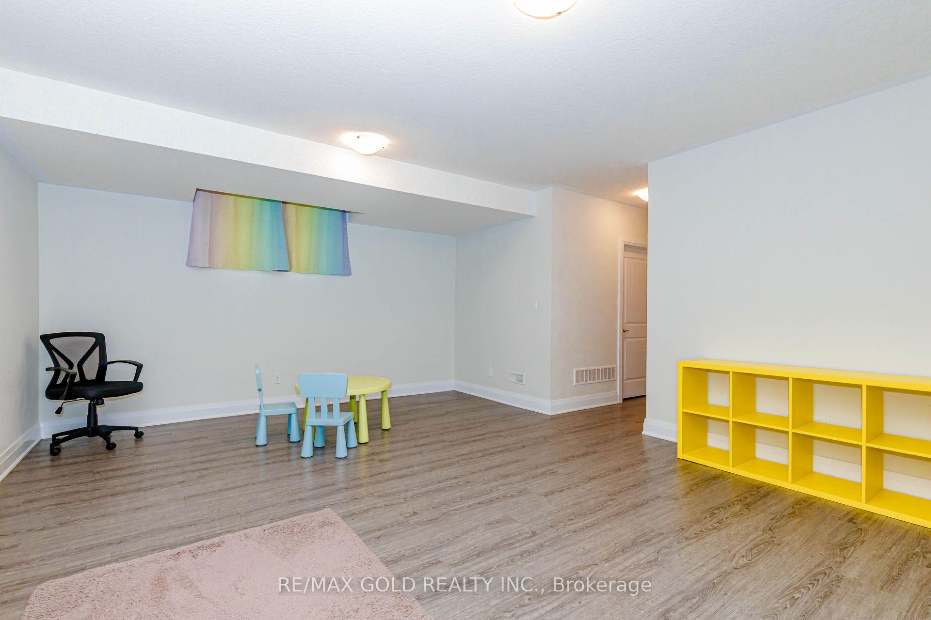 Photo 40 of 617 Benninger Drive, Kitchener, Brigadoon — HOMEH