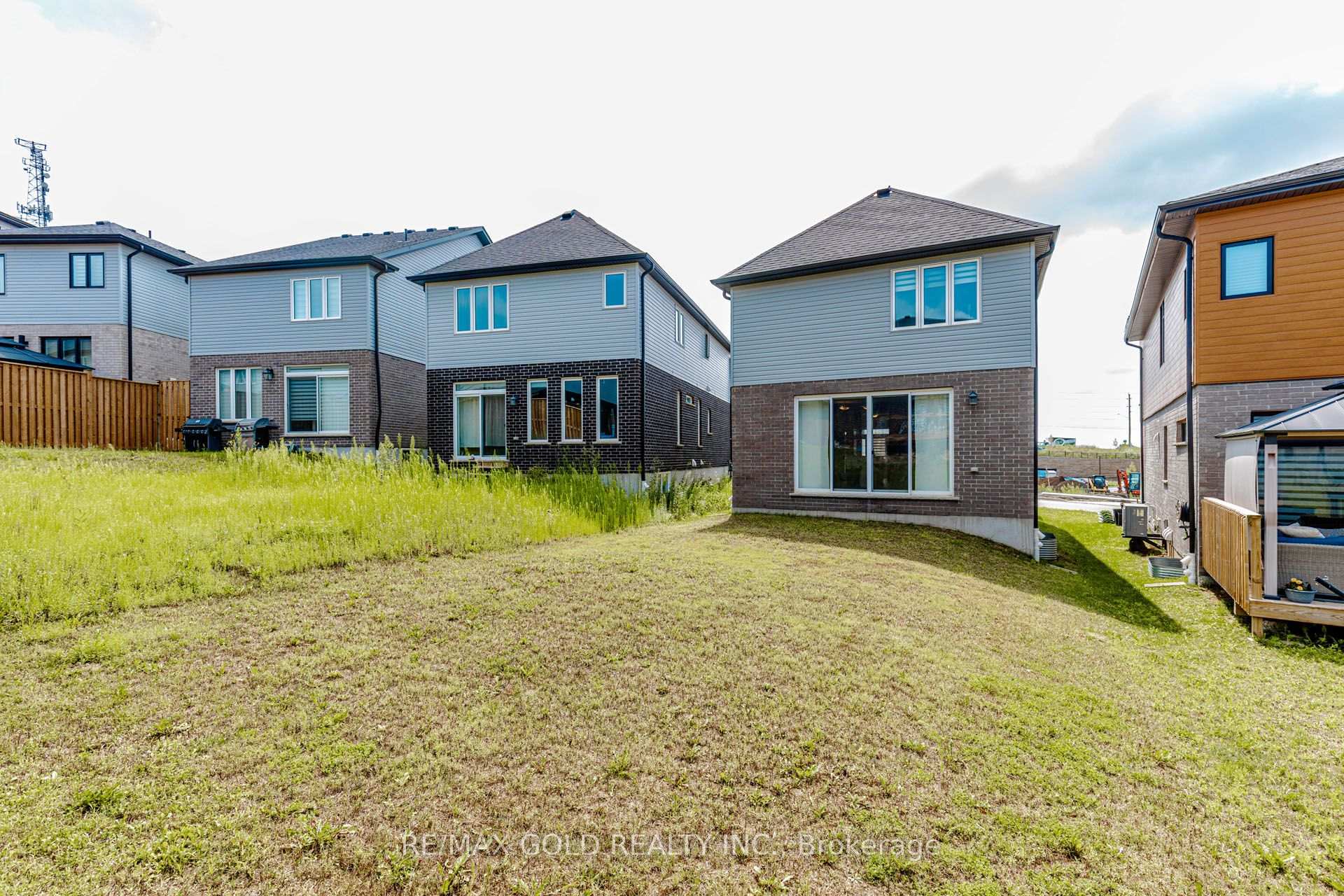 Photo 58 of 617 Benninger Drive, Kitchener, Brigadoon — HOMEH