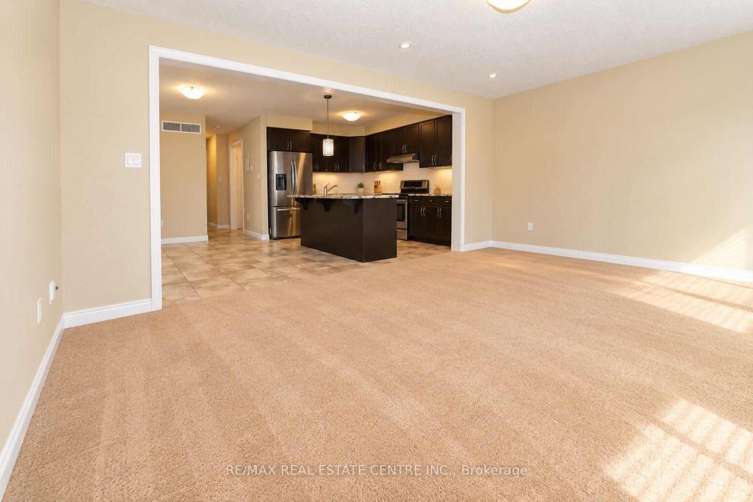 Photo 7 of 4 Drone Crescent, Guelph, Willow West/Sugarbush/West Acres — HOMEH