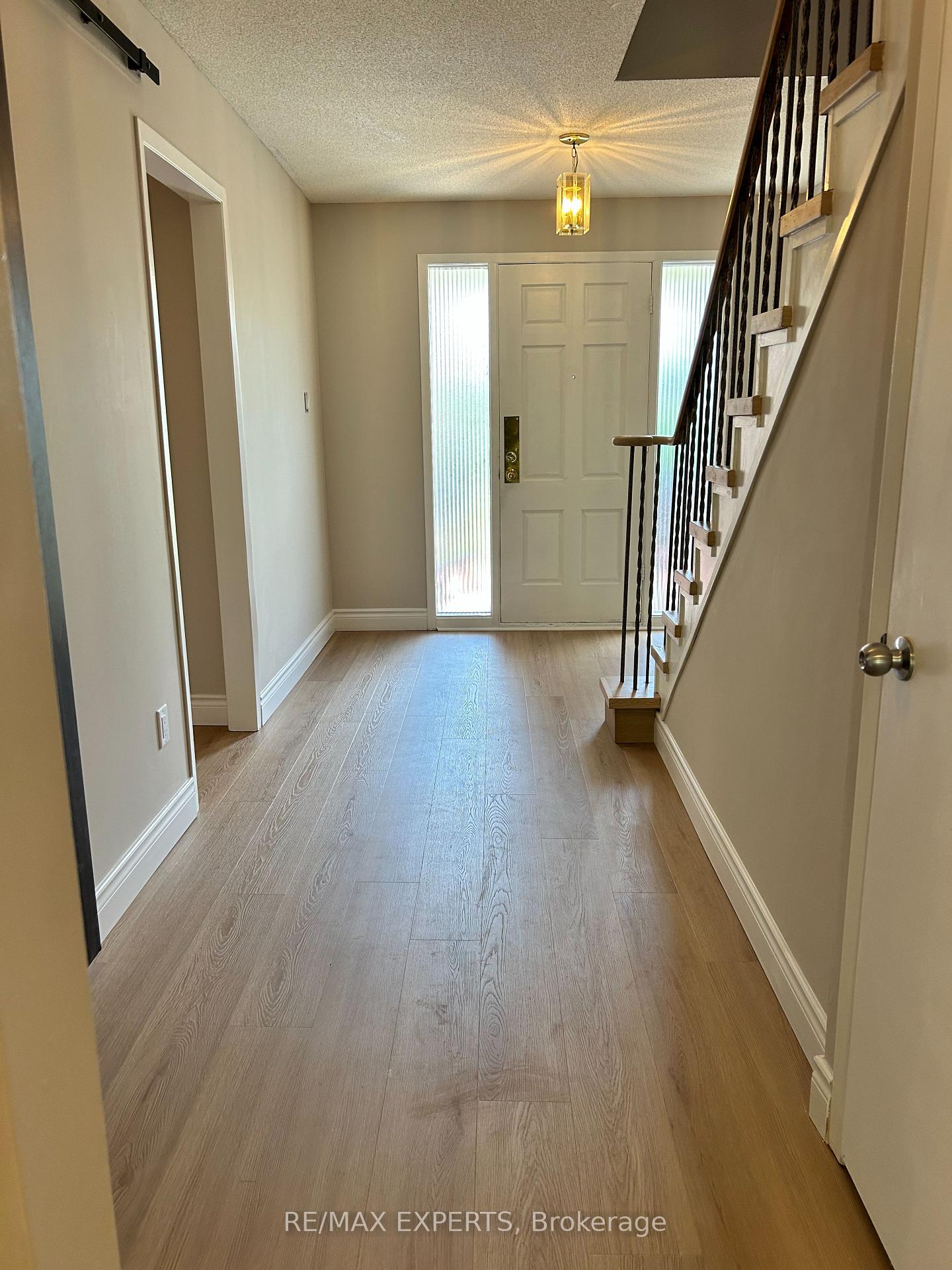 Photo 3 of 146 Dumfries Avenue, Brampton, Heart Lake West — HOMEH