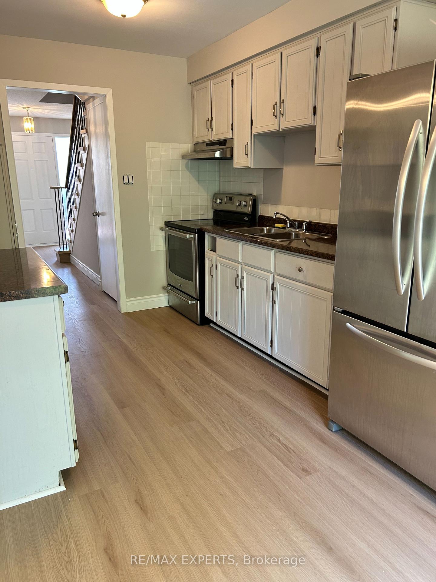 Photo 4 of 146 Dumfries Avenue, Brampton, Heart Lake West — HOMEH