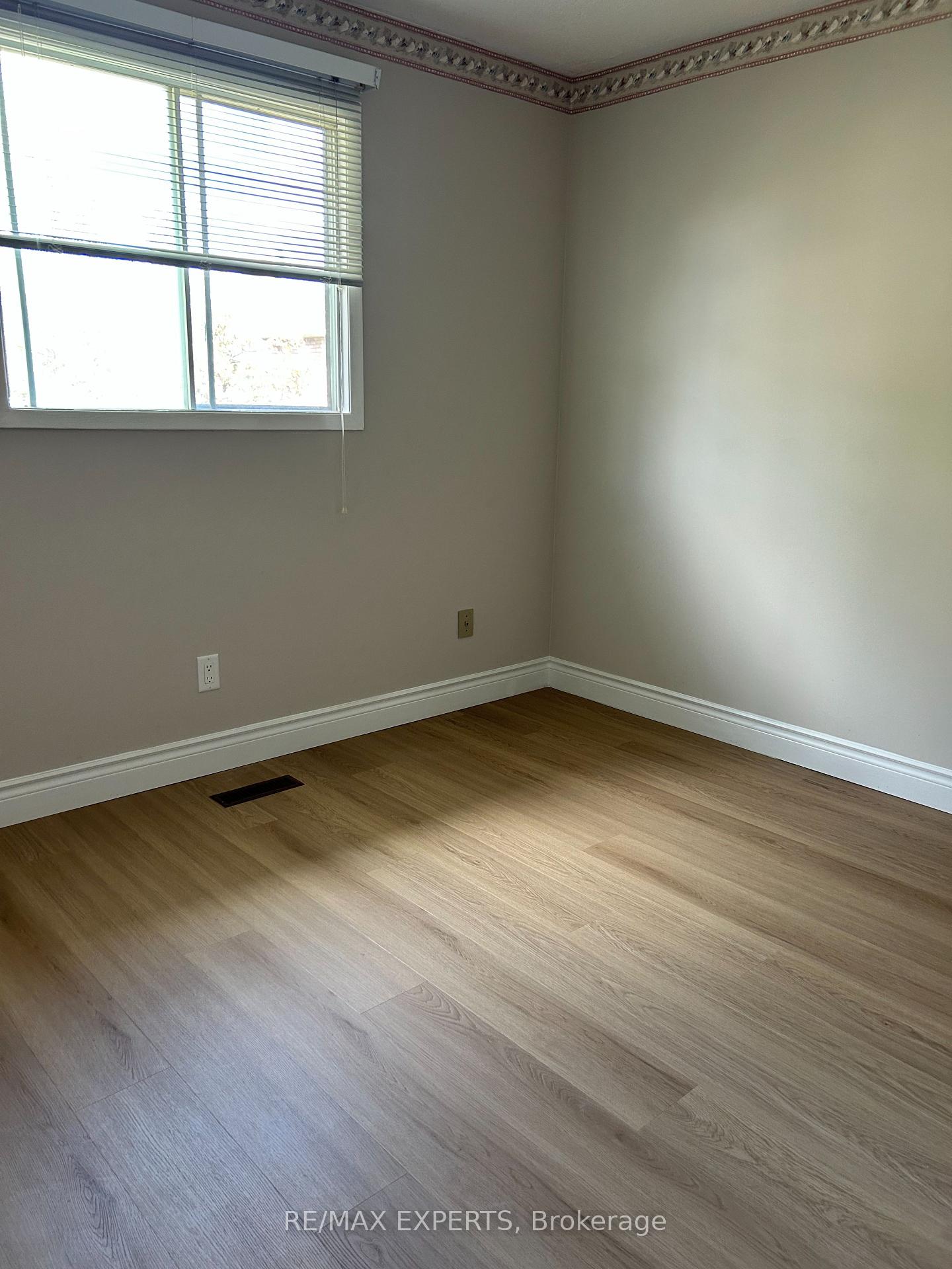 Photo 13 of 146 Dumfries Avenue, Brampton, Heart Lake West — HOMEH