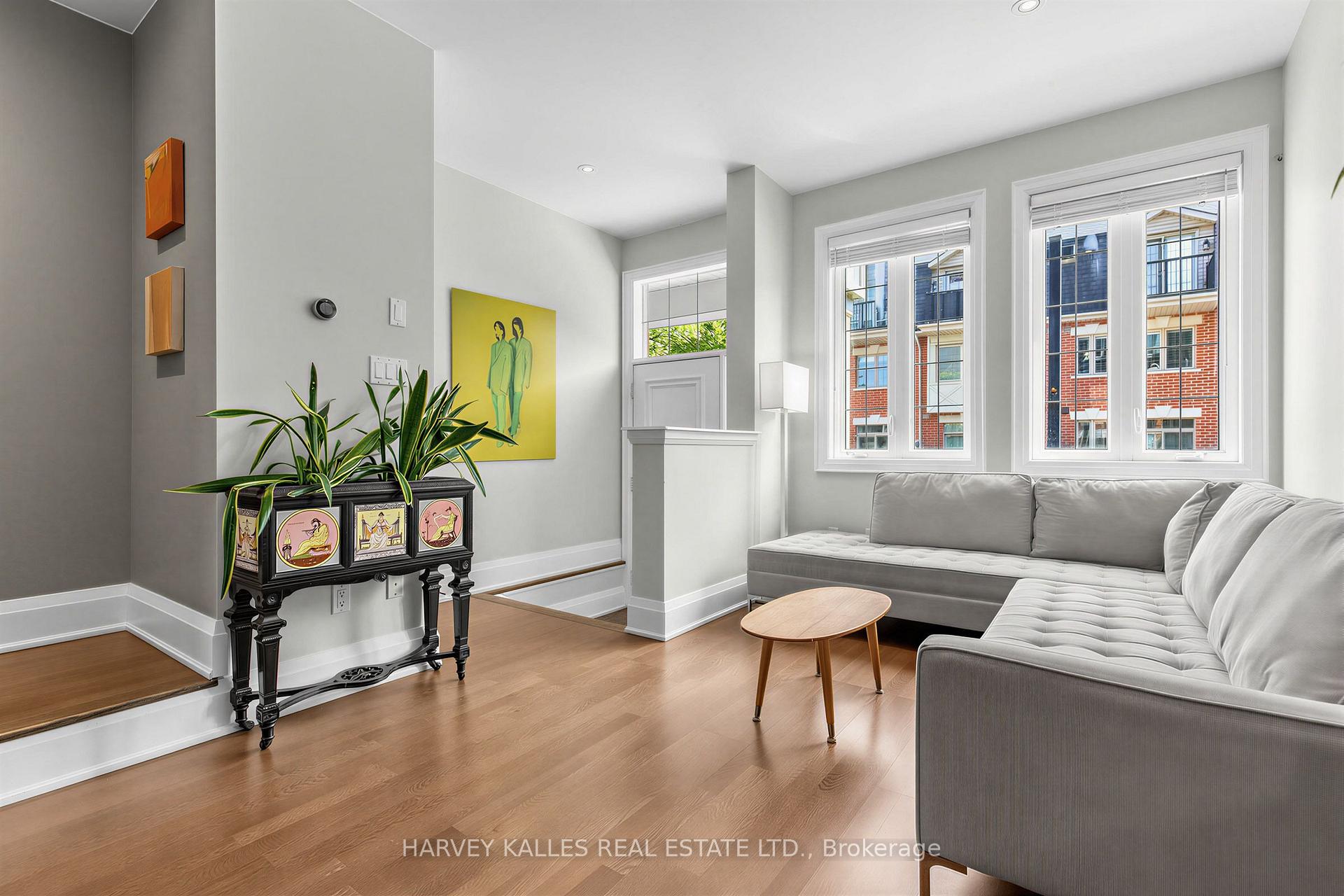 Photo 3 of 18 Sargent Lane, Toronto, East End-Danforth — HOMEH