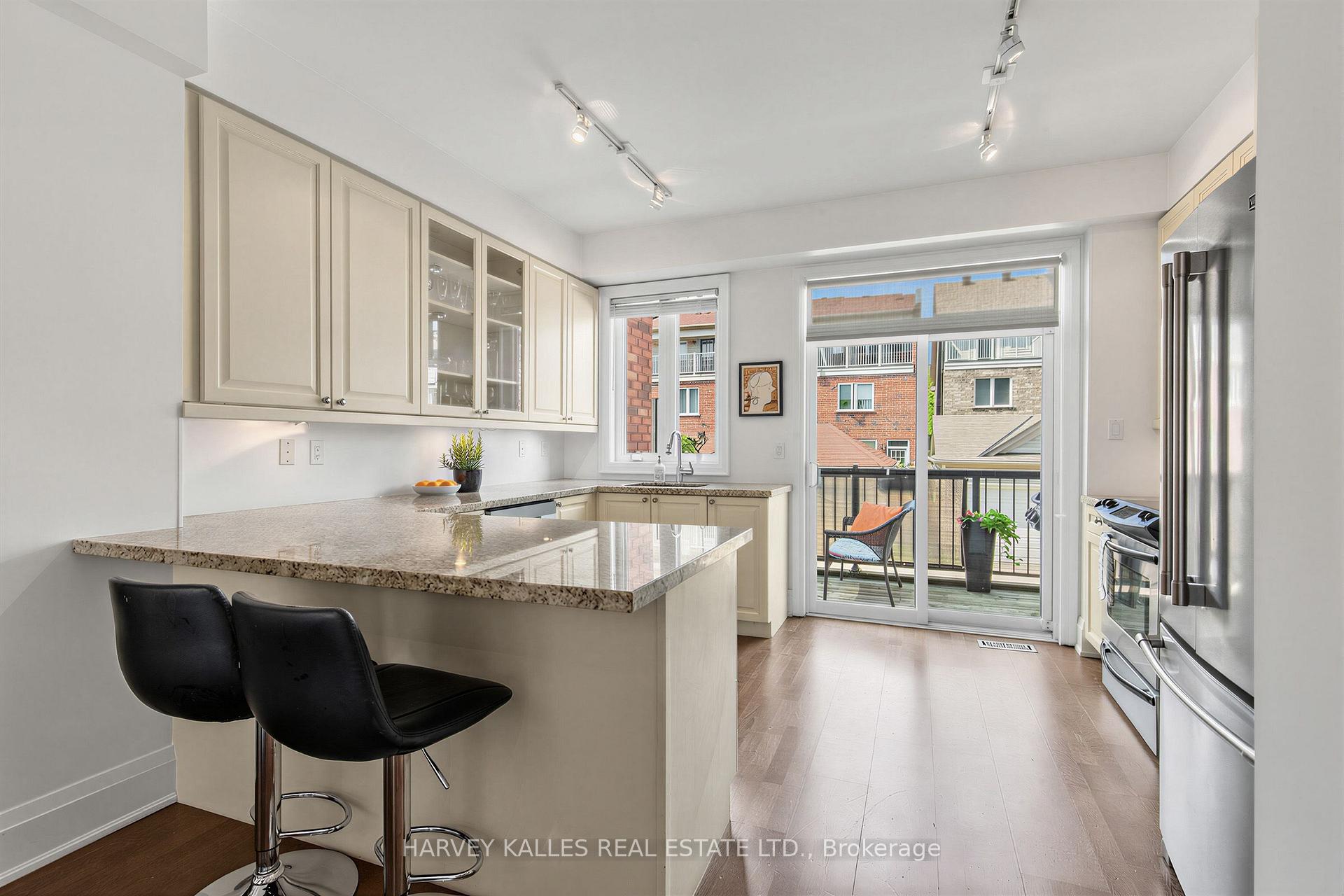 Photo 5 of 18 Sargent Lane, Toronto, East End-Danforth — HOMEH