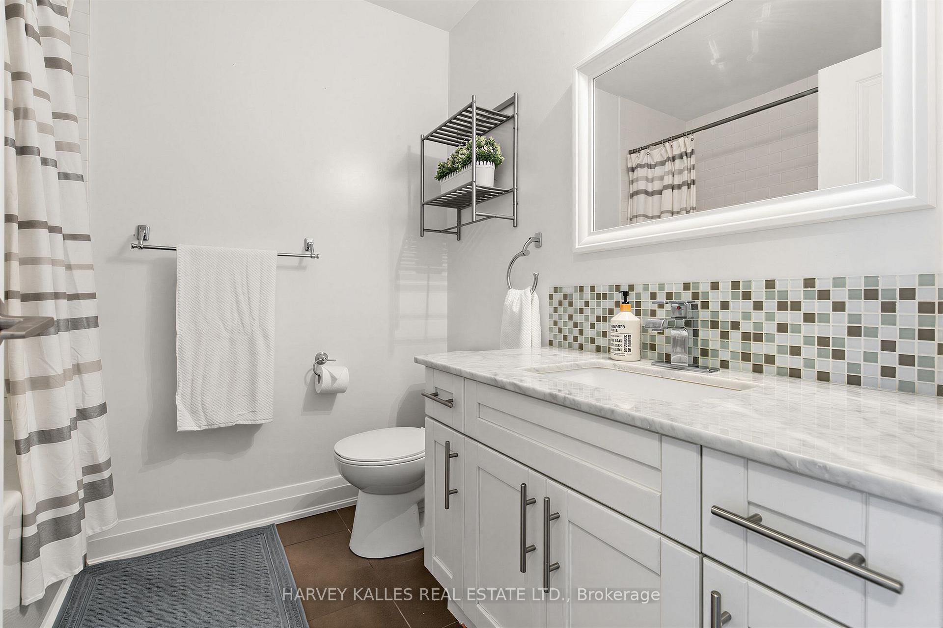 Photo 8 of 18 Sargent Lane, Toronto, East End-Danforth — HOMEH