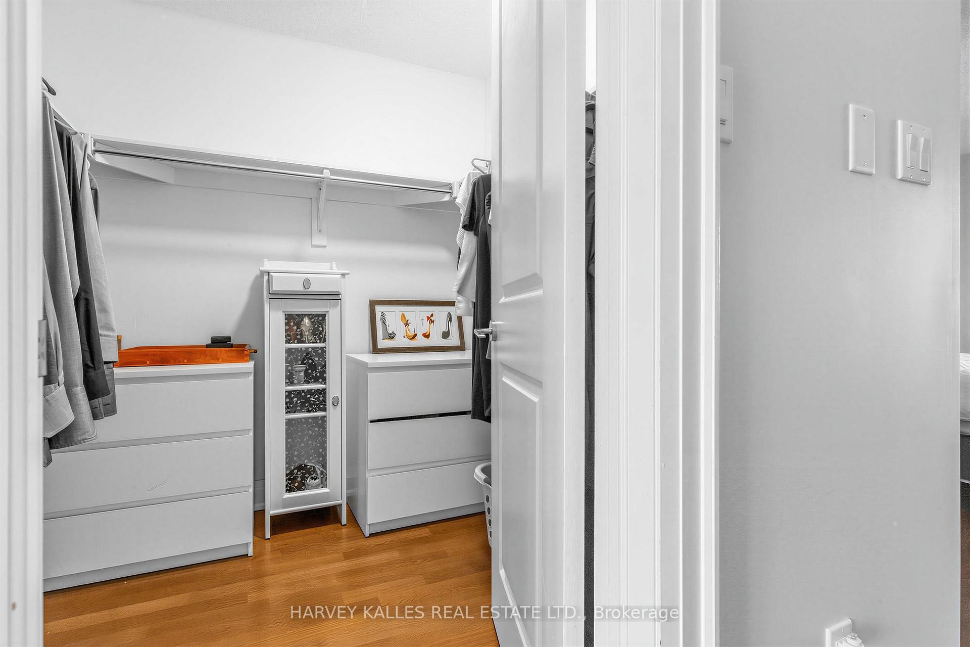 Photo 16 of 18 Sargent Lane, Toronto, East End-Danforth — HOMEH
