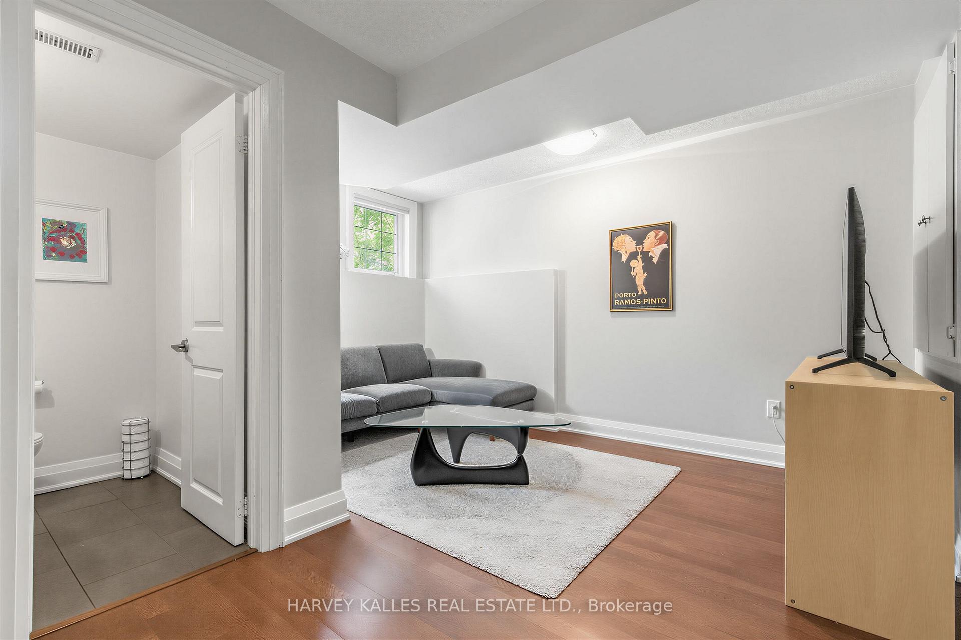Photo 17 of 18 Sargent Lane, Toronto, East End-Danforth — HOMEH