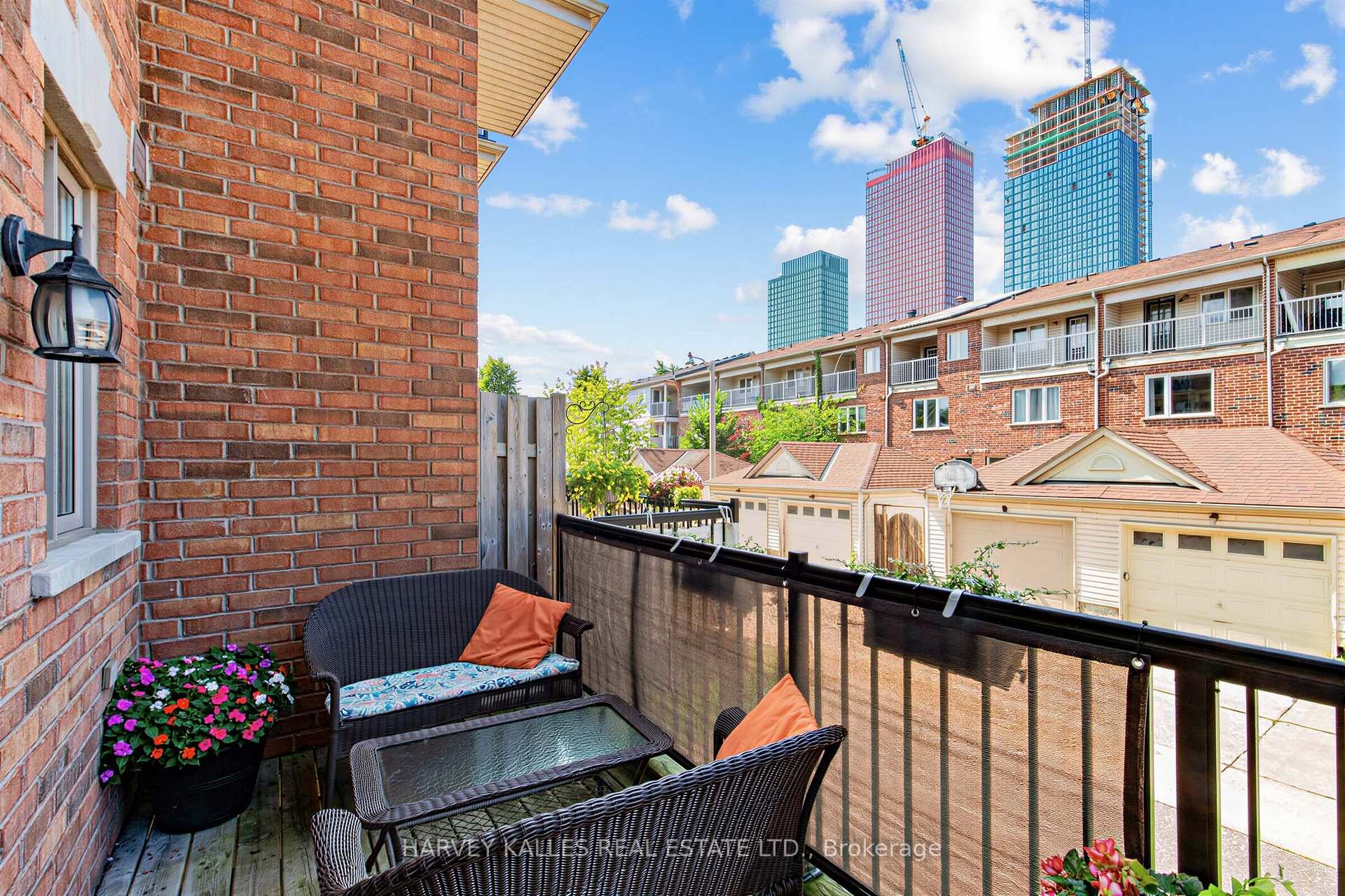 Photo 20 of 18 Sargent Lane, Toronto, East End-Danforth — HOMEH
