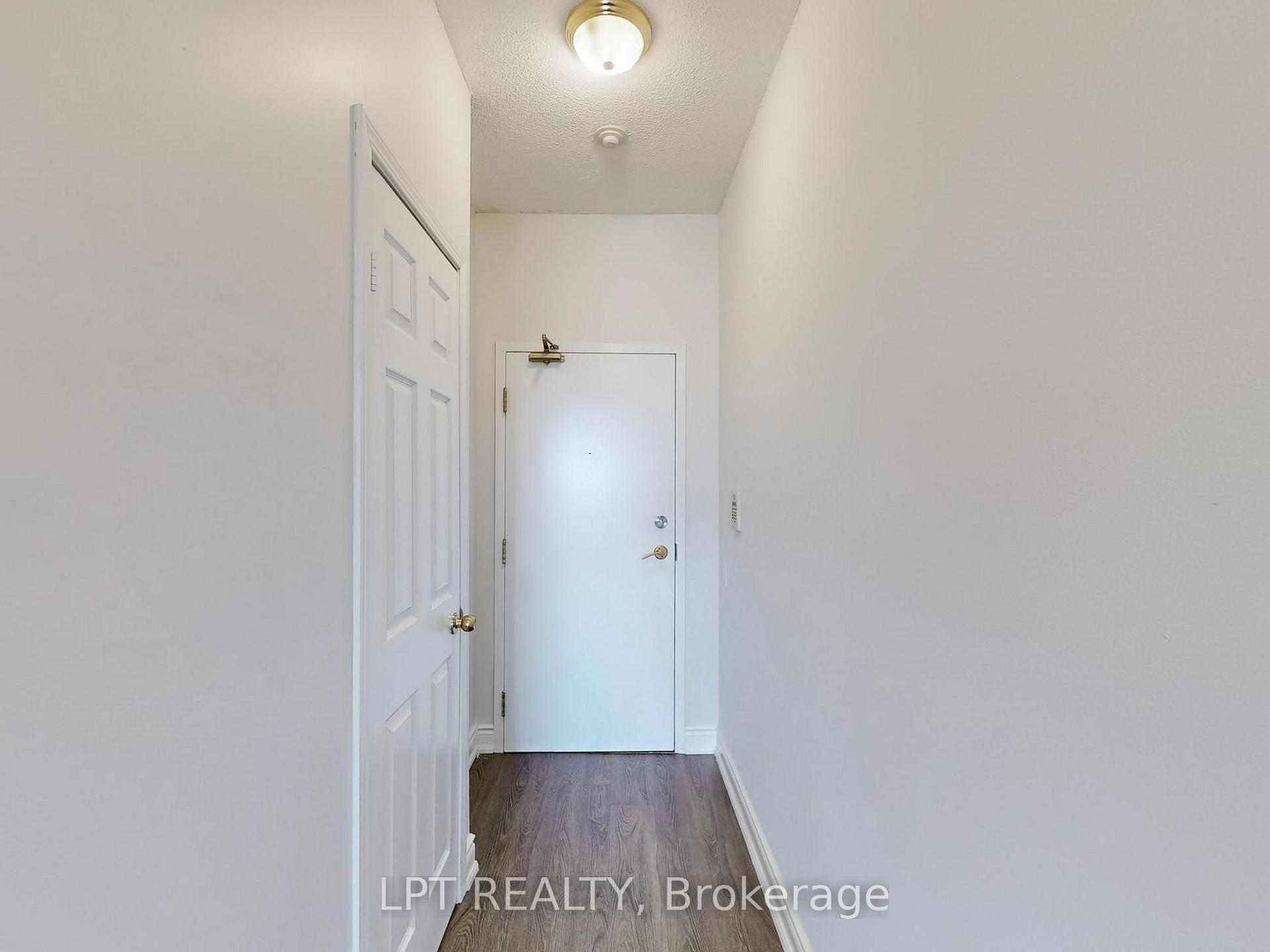 Photo 2 of Unit 503, 8 Hillcrest Avenue, North York, Willowdale East — HOMEH