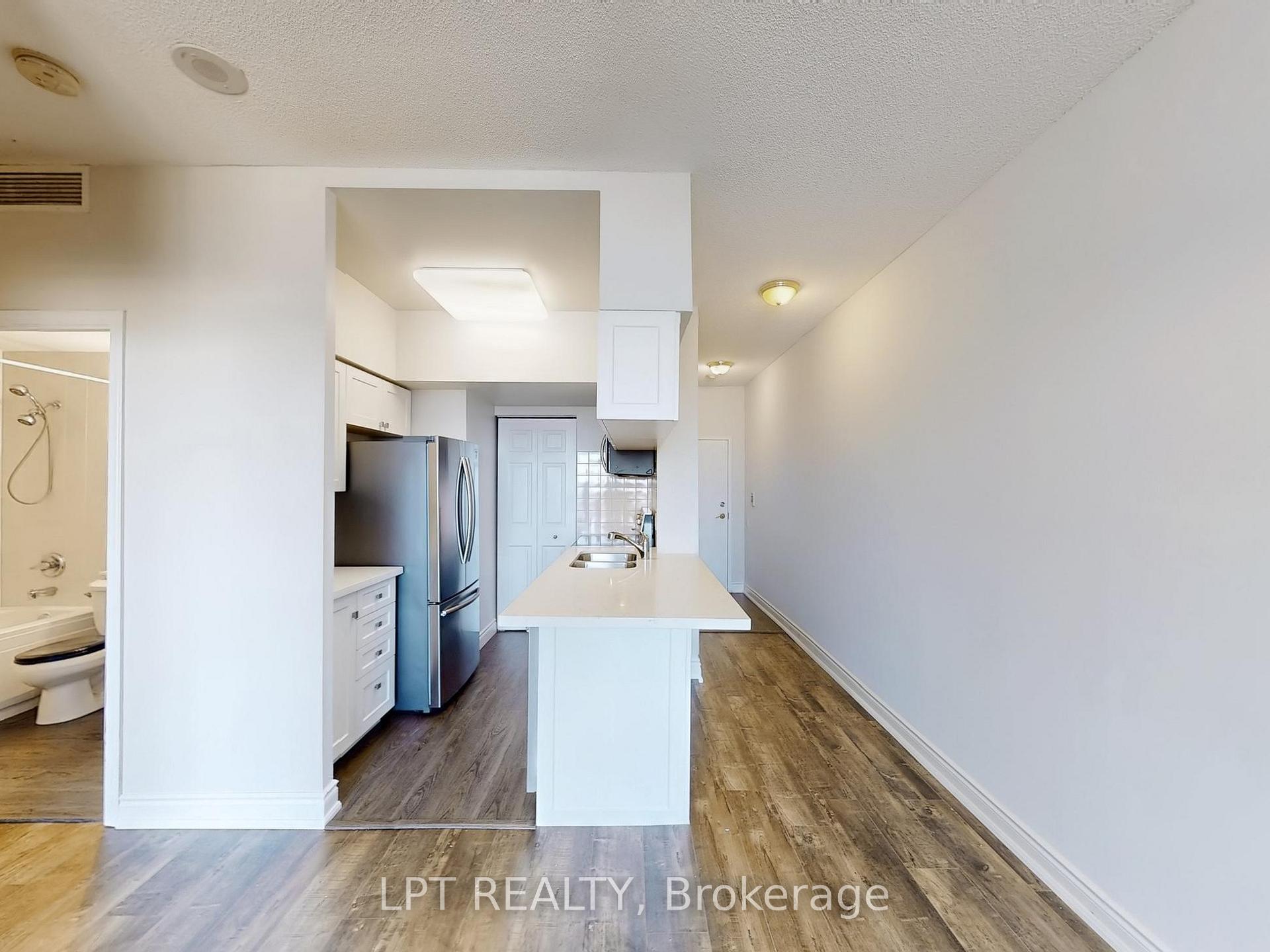 Photo 3 of Unit 503, 8 Hillcrest Avenue, North York, Willowdale East — HOMEH