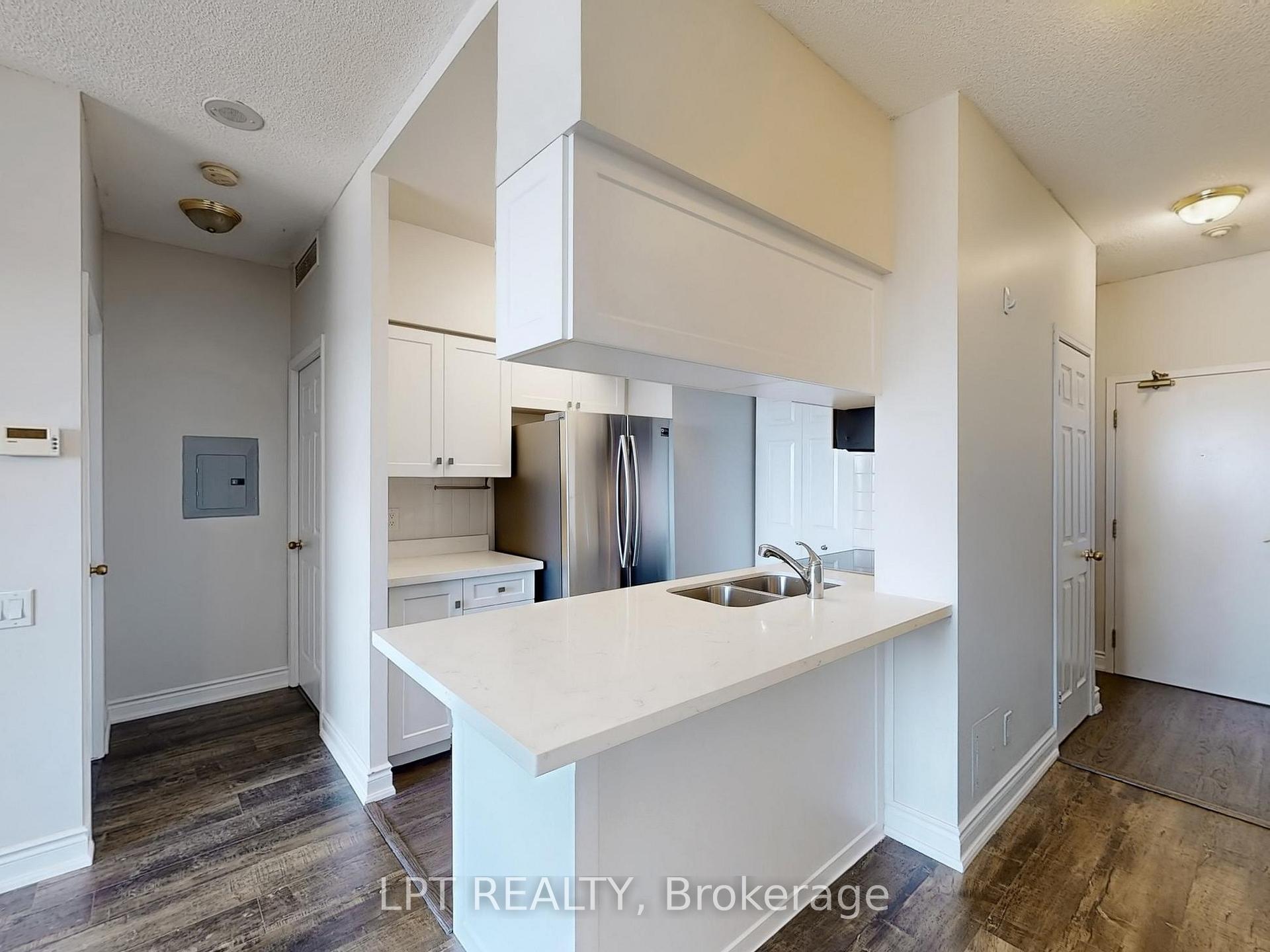 Photo 4 of Unit 503, 8 Hillcrest Avenue, North York, Willowdale East — HOMEH