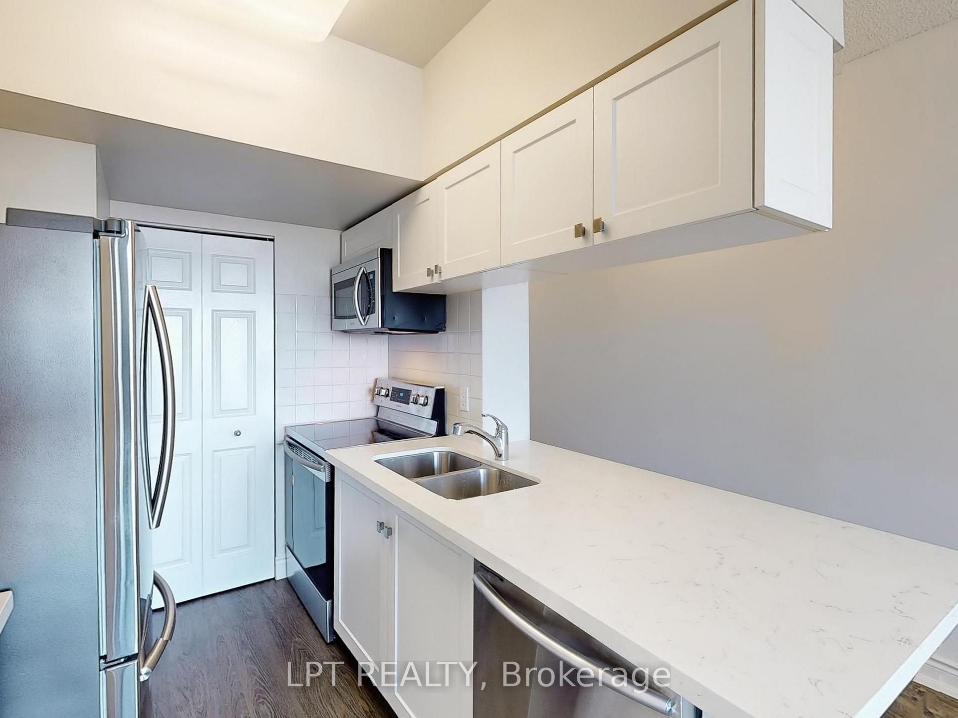 Photo 5 of Unit 503, 8 Hillcrest Avenue, North York, Willowdale East — HOMEH
