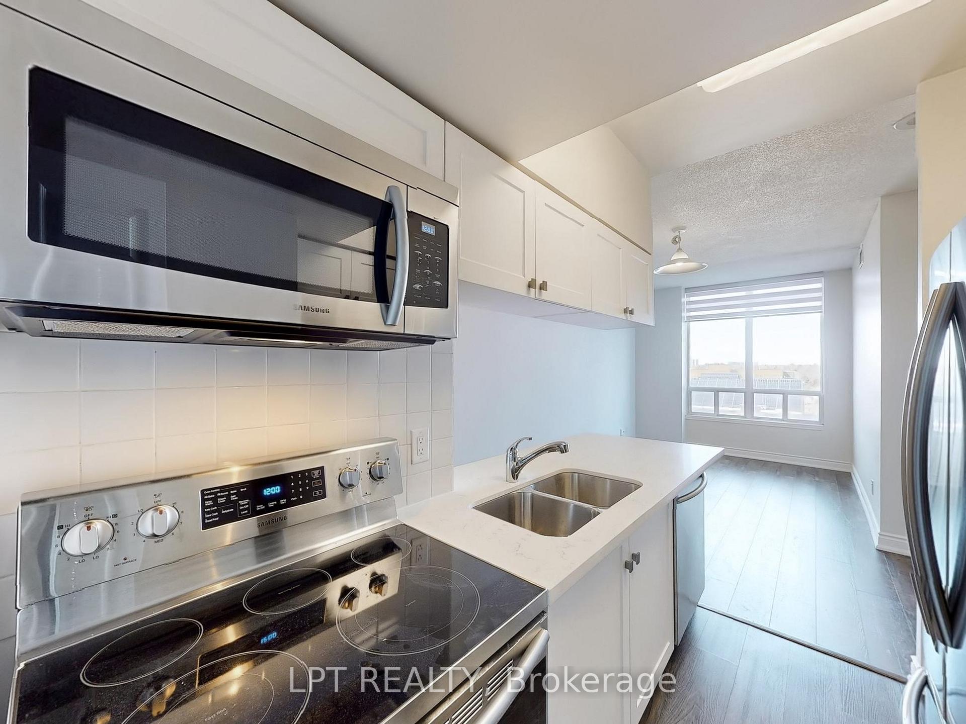 Photo 6 of Unit 503, 8 Hillcrest Avenue, North York, Willowdale East — HOMEH