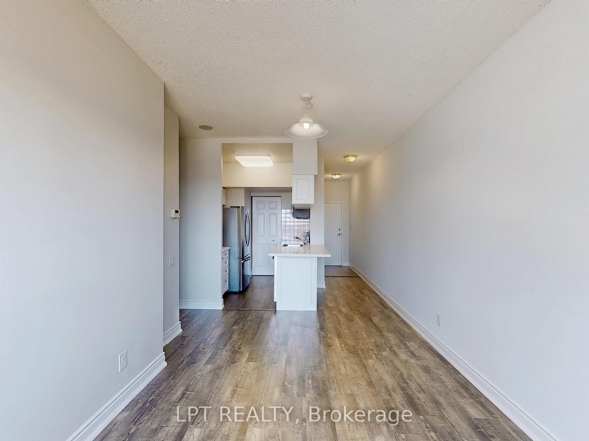 Photo 8 of Unit 503, 8 Hillcrest Avenue, North York, Willowdale East — HOMEH