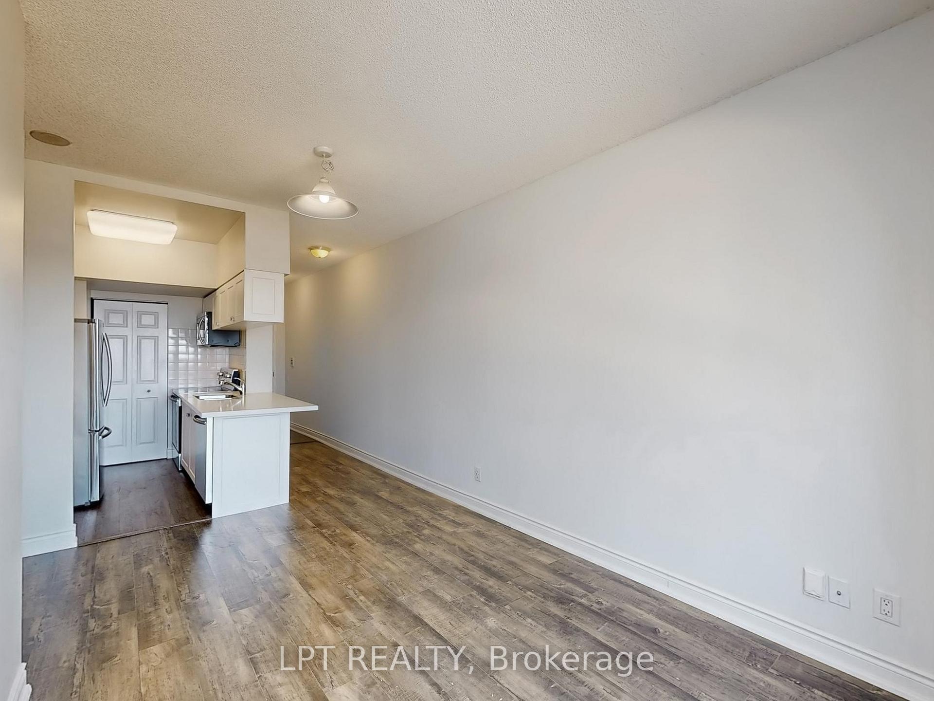 Photo 9 of Unit 503, 8 Hillcrest Avenue, North York, Willowdale East — HOMEH