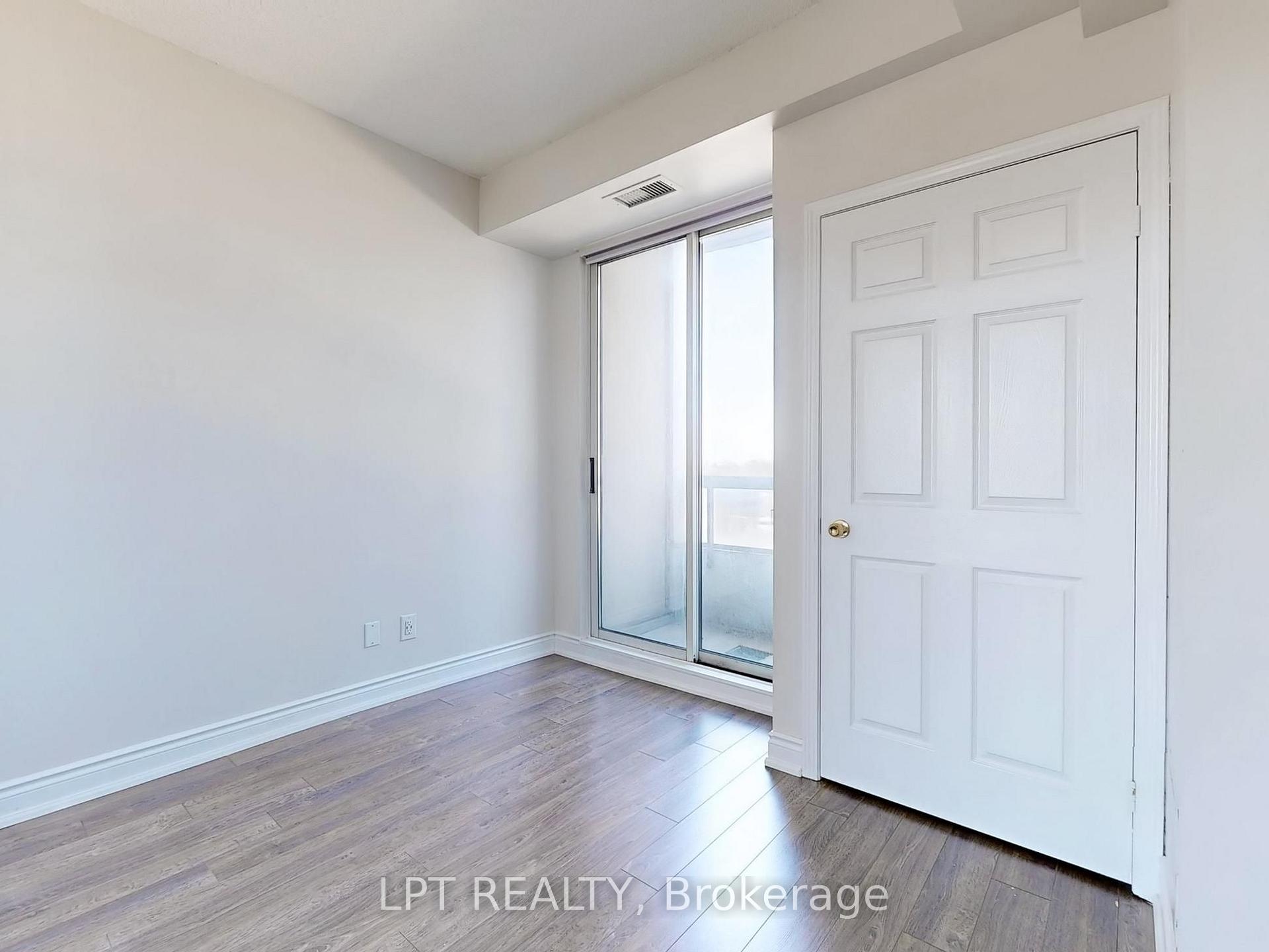 Photo 14 of Unit 503, 8 Hillcrest Avenue, North York, Willowdale East — HOMEH
