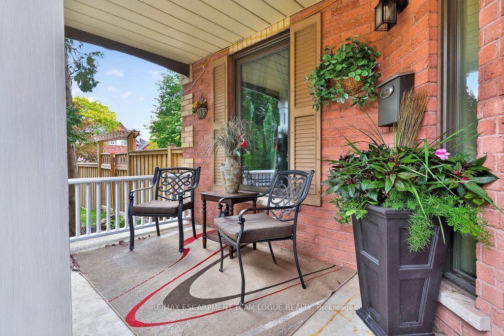 Photo 5 of 4194 Millcroft Park Drive, Burlington, Rose — HOMEH