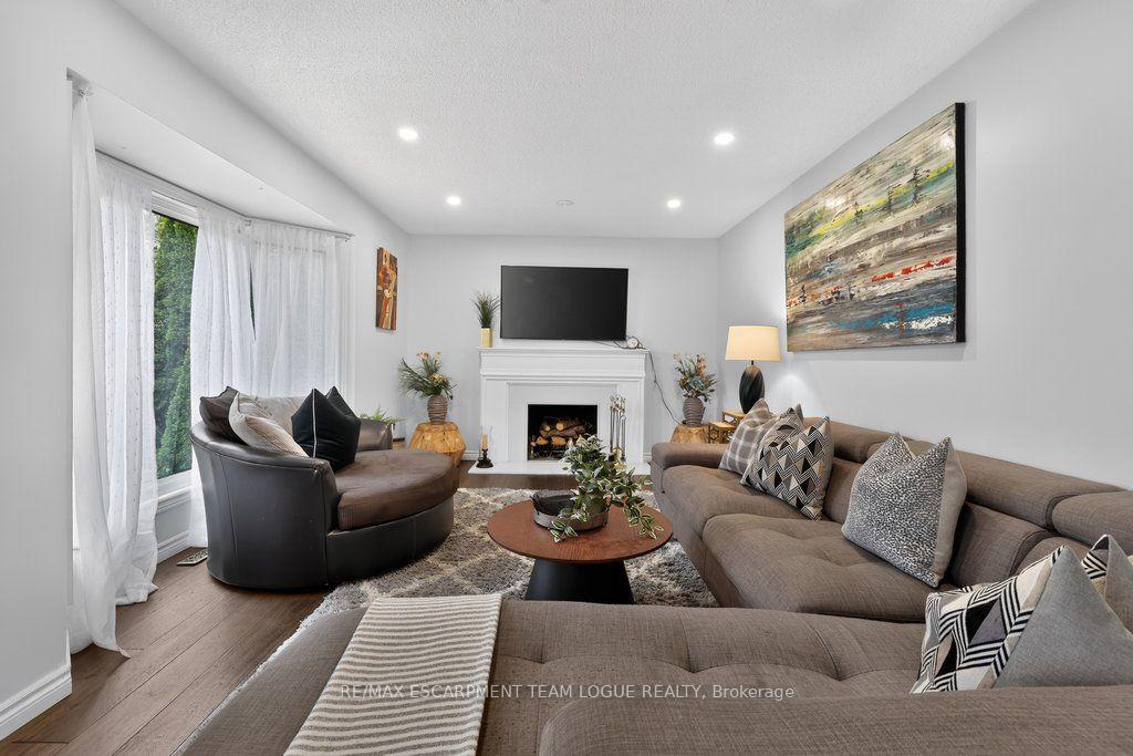 Photo 15 of 4194 Millcroft Park Drive, Burlington, Rose — HOMEH