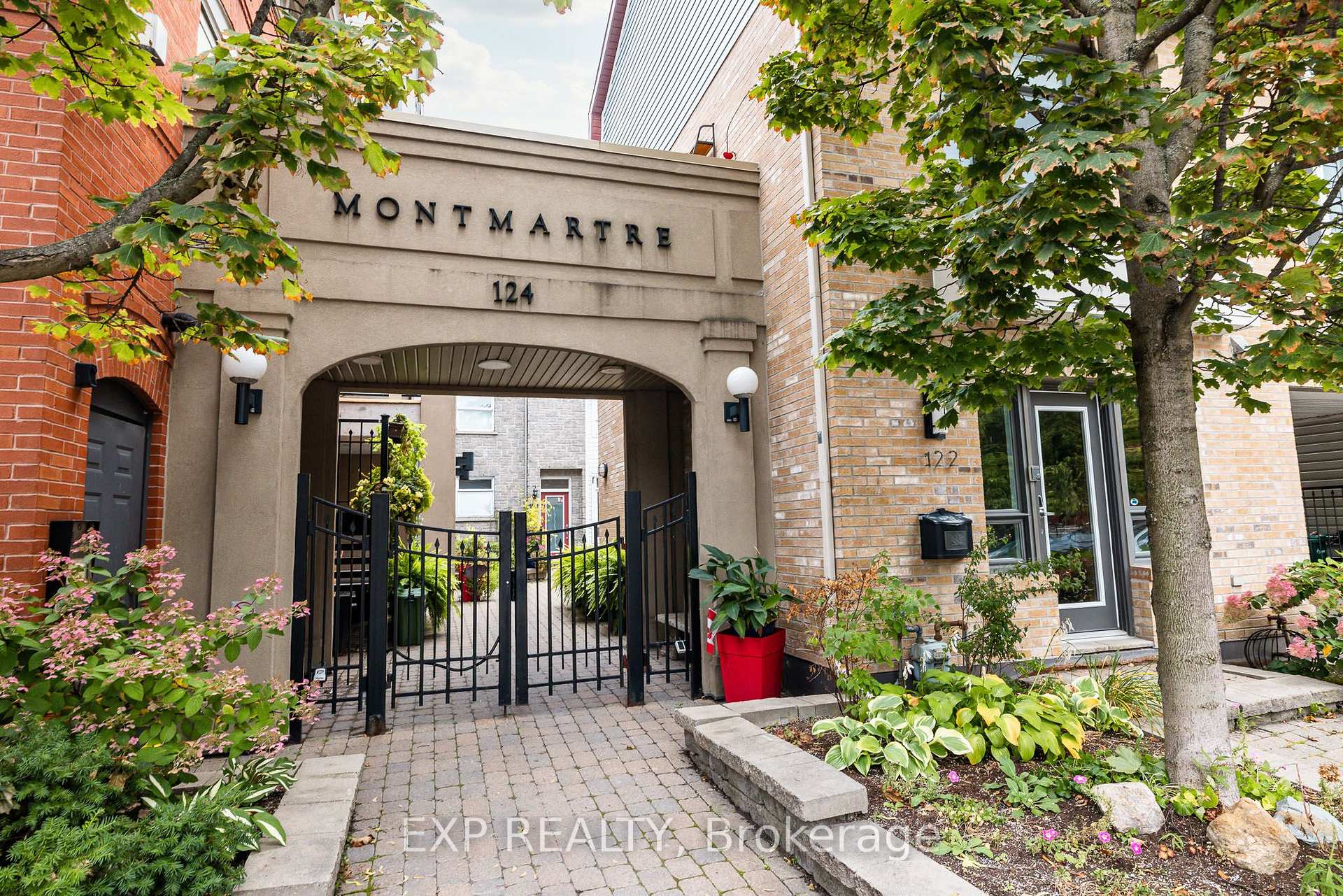 Photo of Unit Unit 1 Level 1, 122 Guigues Avenue W