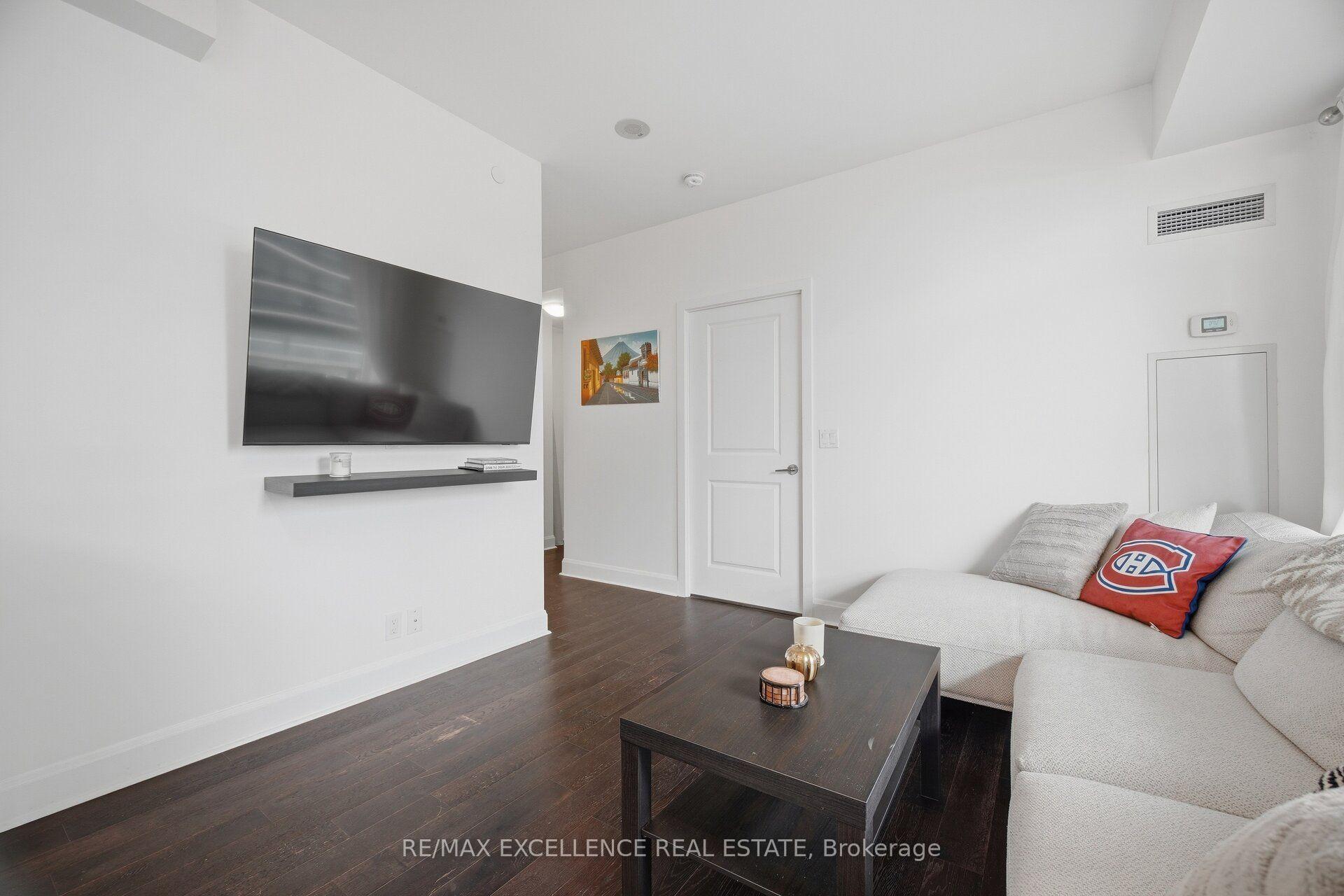 Photo 9 of Unit 1208, 33 Shore Breeze Drive, Etobicoke, Mimico — HOMEH