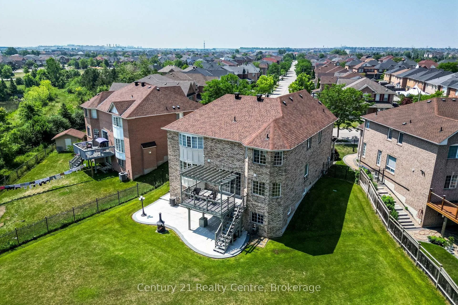 Photo 4 of 26 Catchfly Crescent, Brampton, Vales of Castlemore — HOMEH