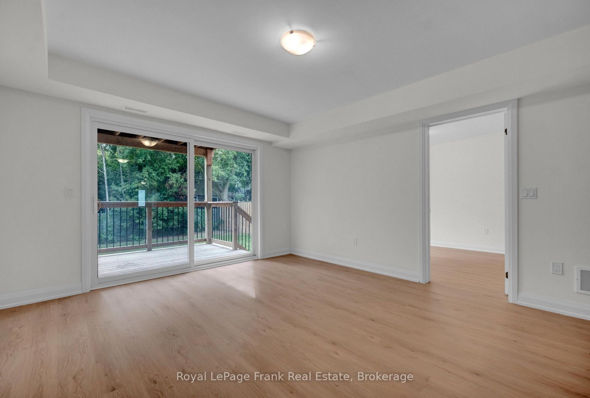 Photo 8 of 323 Anderson Avenue, Oshawa, McLaughlin — HOMEH