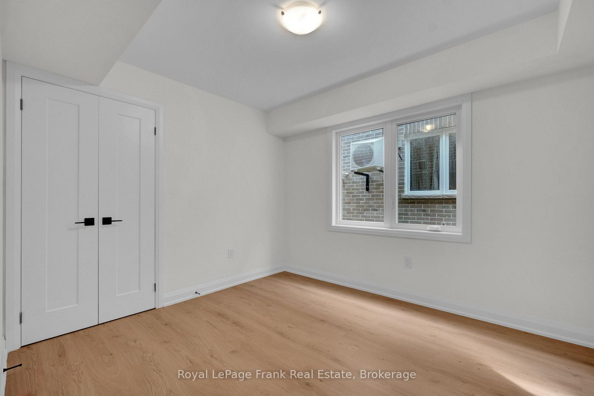Photo 16 of 323 Anderson Avenue, Oshawa, McLaughlin — HOMEH