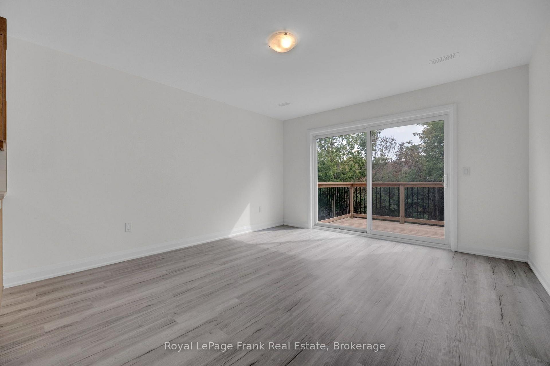 Photo 23 of 323 Anderson Avenue, Oshawa, McLaughlin — HOMEH