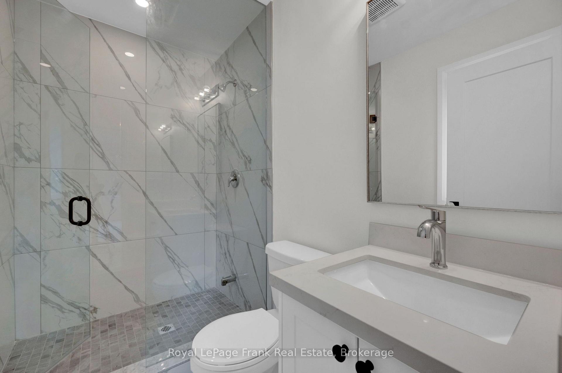Photo 31 of 323 Anderson Avenue, Oshawa, McLaughlin — HOMEH