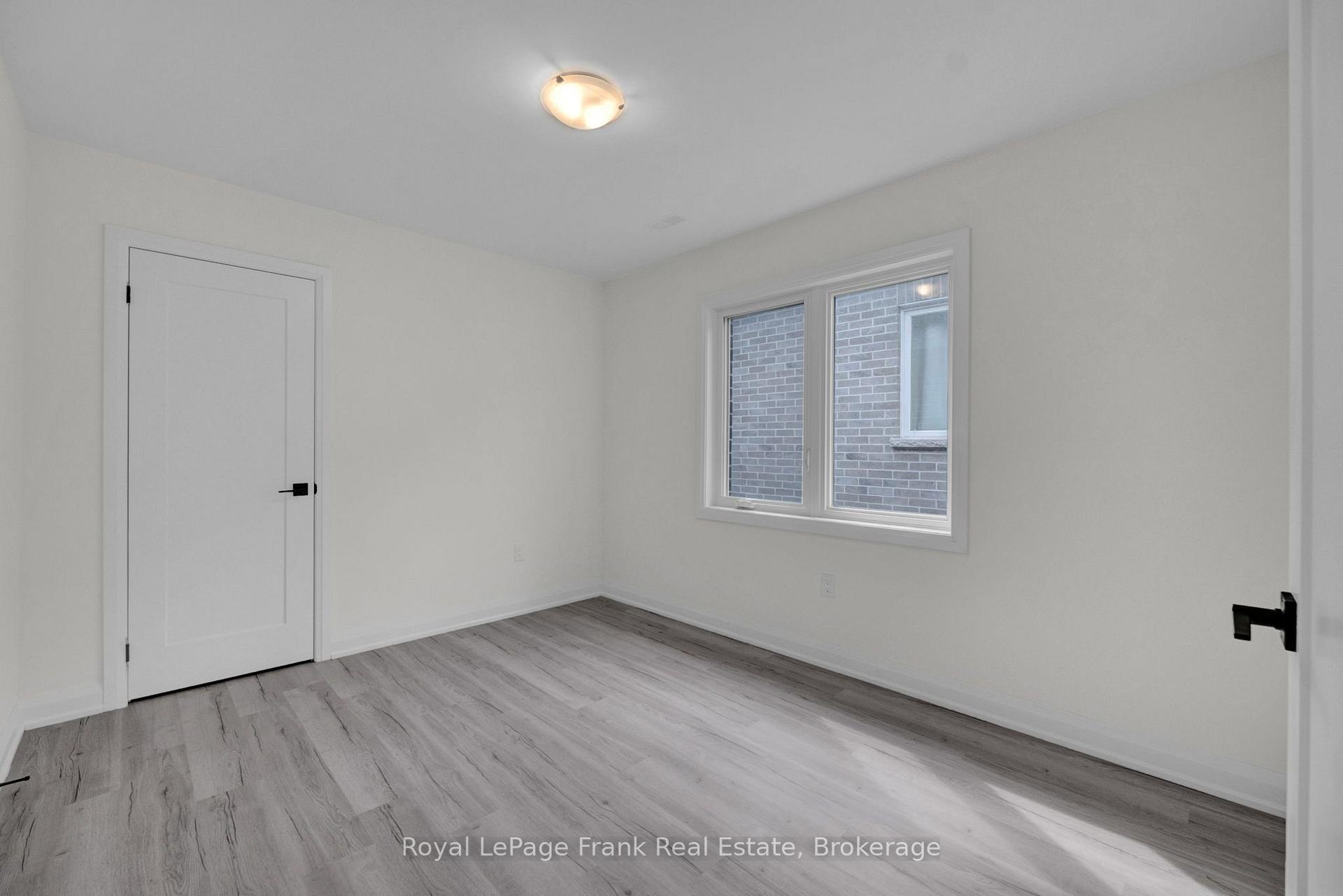 Photo 32 of 323 Anderson Avenue, Oshawa, McLaughlin — HOMEH