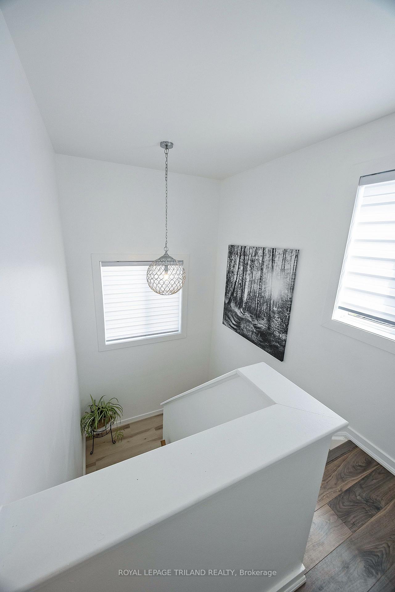 Photo 17 of 18 Tara Court, Aylmer — HOMEH