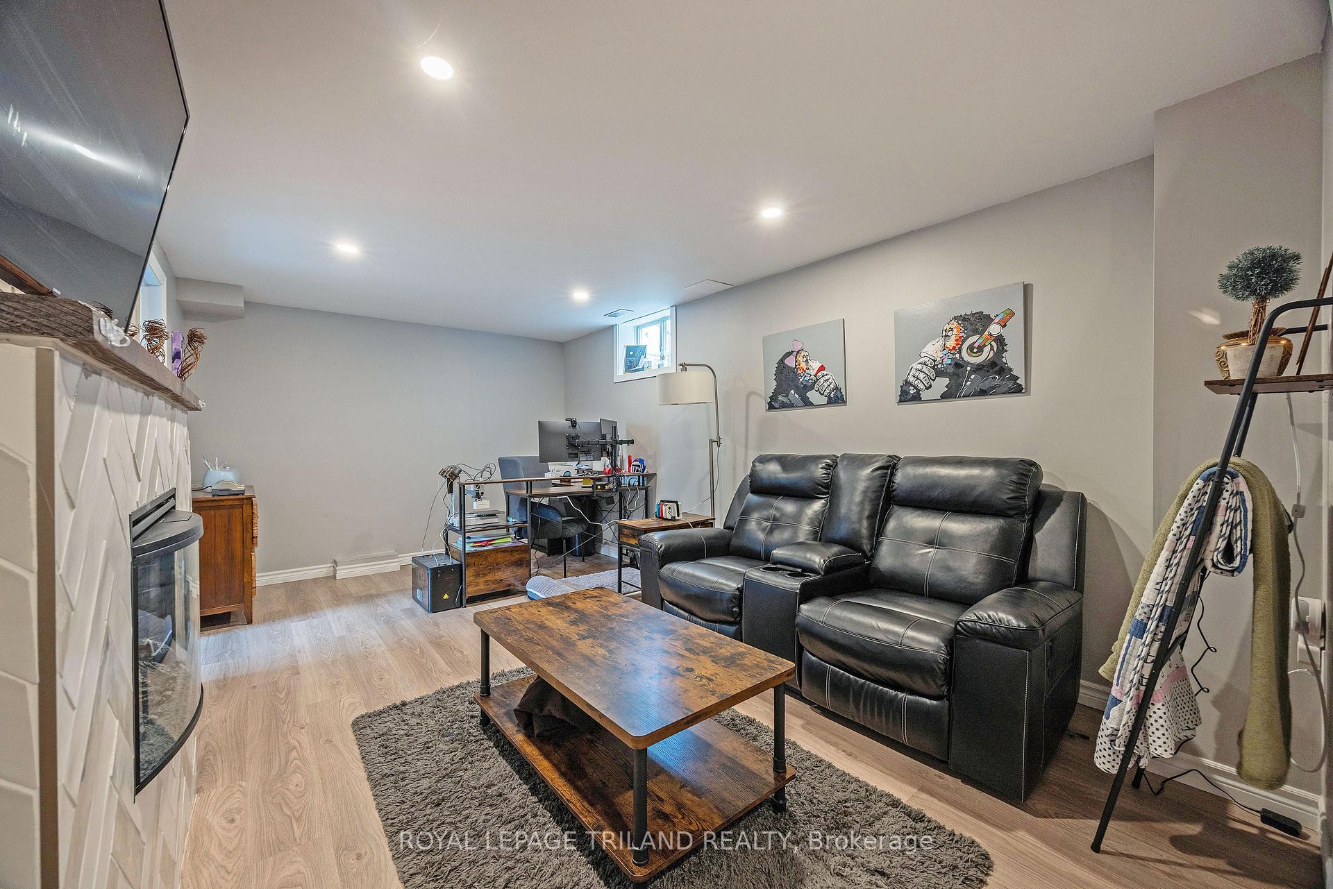 Photo 24 of 18 Tara Court, Aylmer — HOMEH
