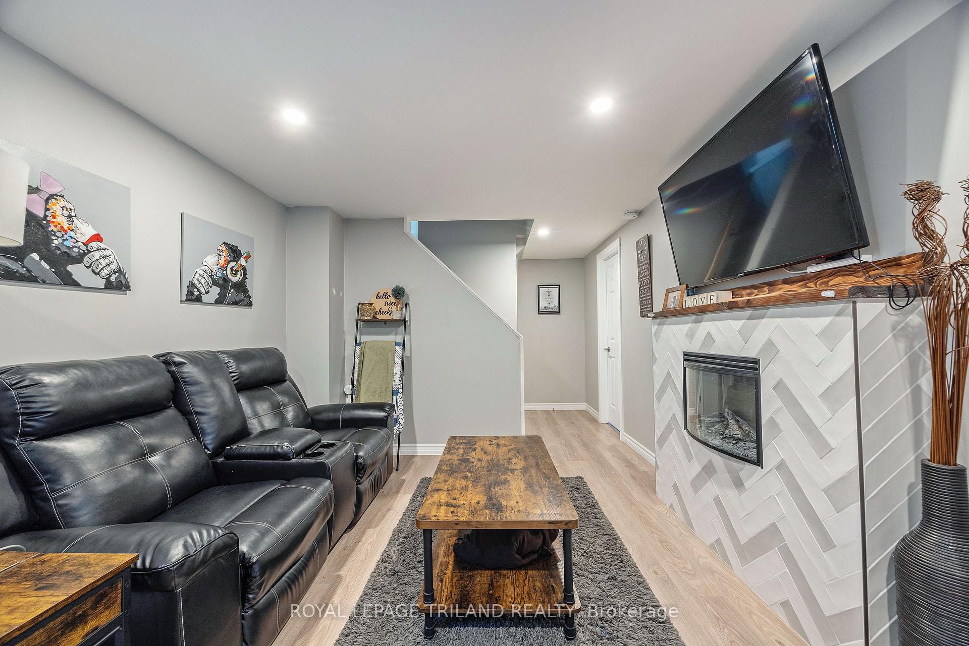 Photo 26 of 18 Tara Court, Aylmer — HOMEH