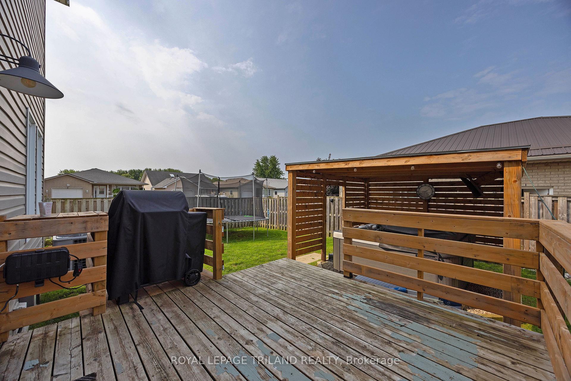 Photo 29 of 18 Tara Court, Aylmer — HOMEH