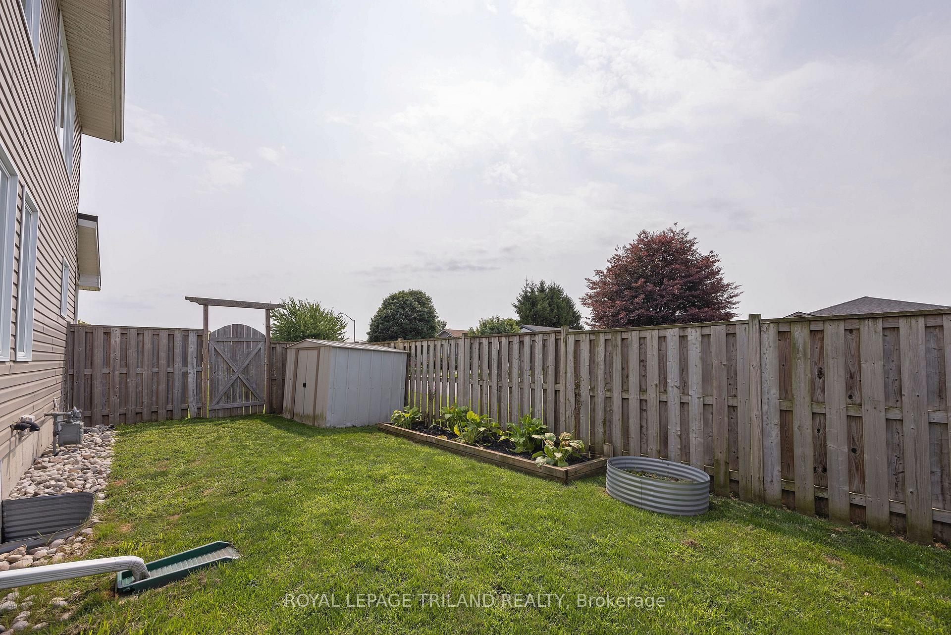 Photo 36 of 18 Tara Court, Aylmer — HOMEH