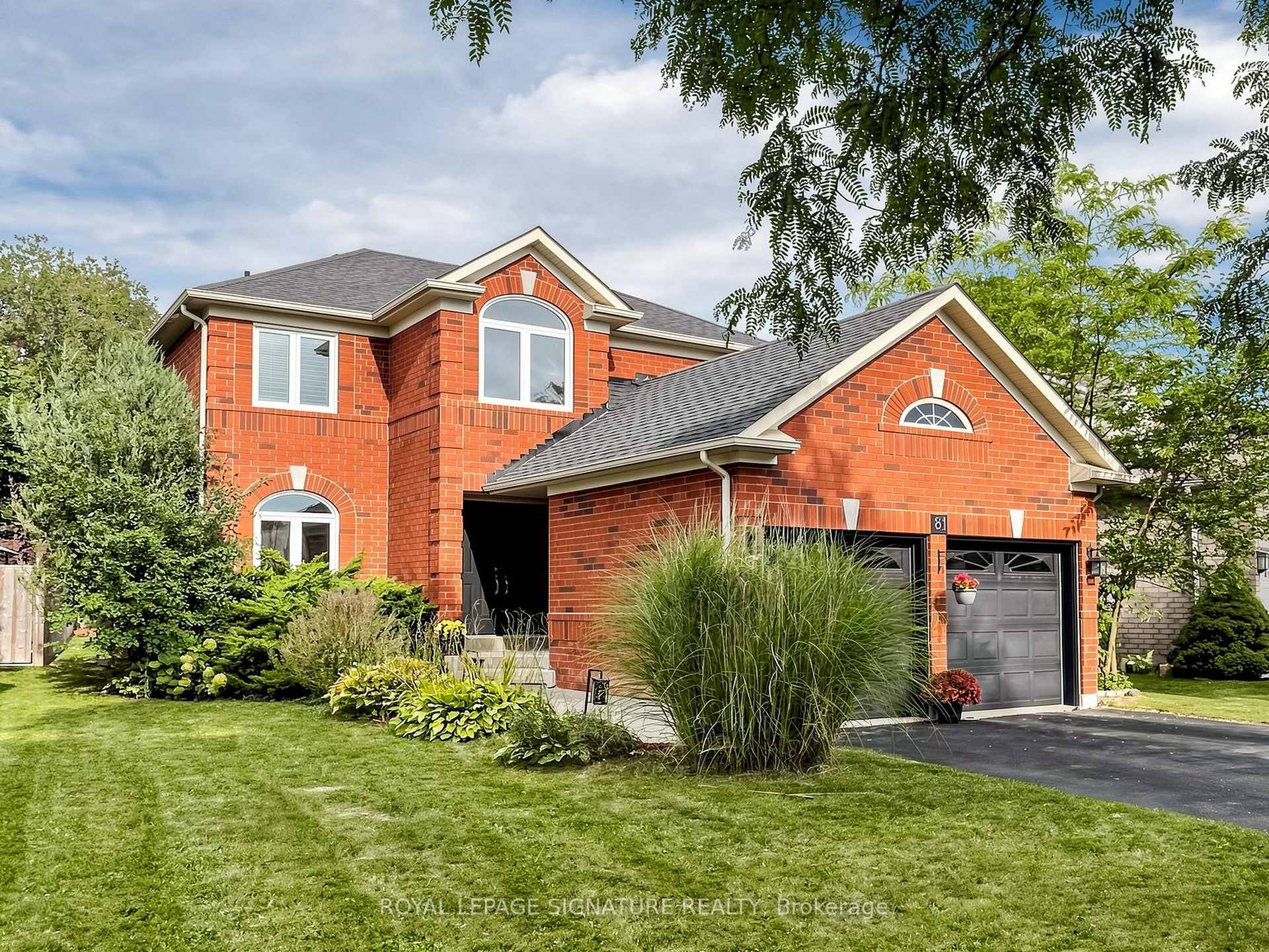 Photo 3 of 81 Pinnacle Trail, Aurora, Bayview Wellington — HOMEH