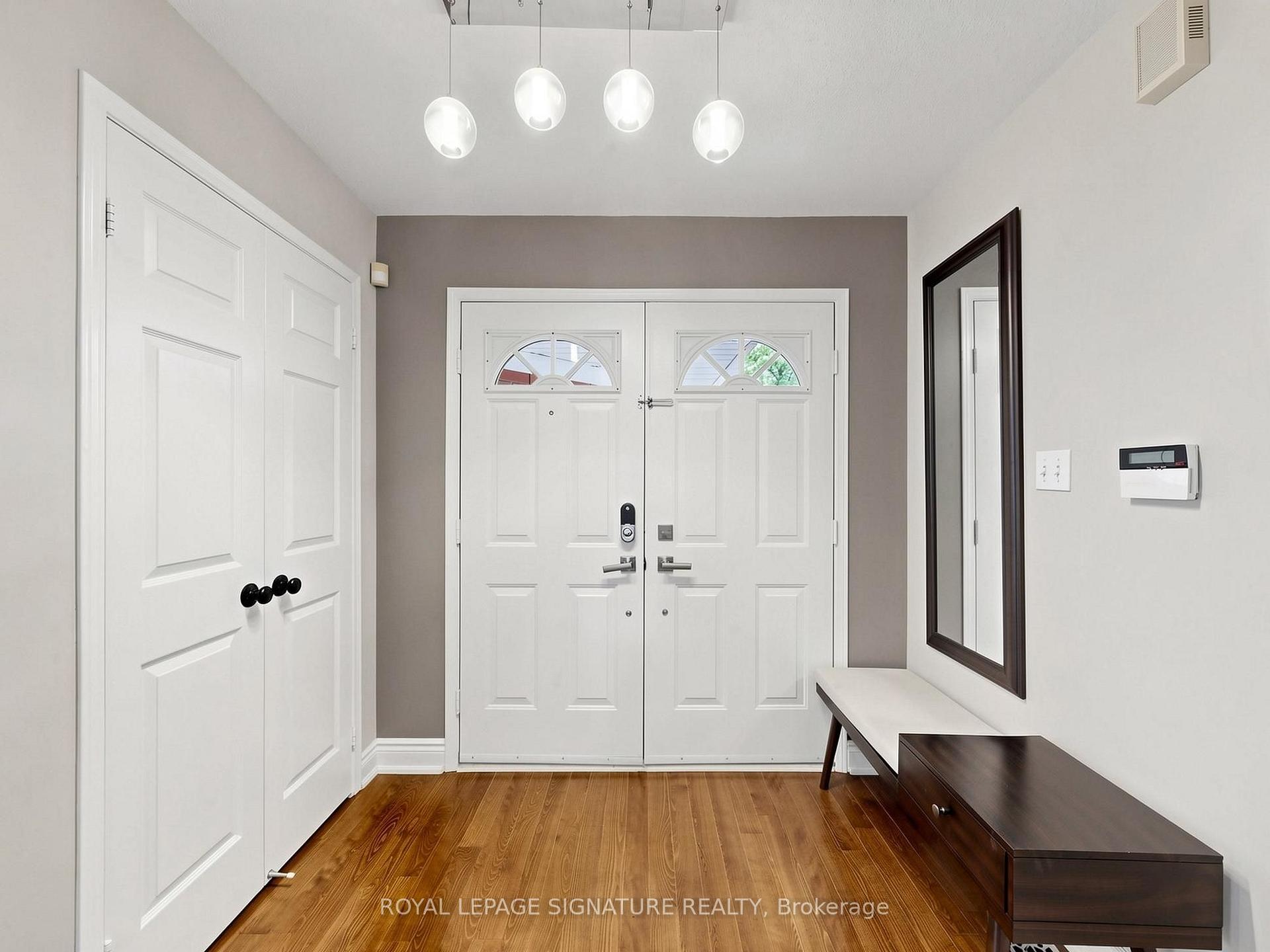 Photo 6 of 81 Pinnacle Trail, Aurora, Bayview Wellington — HOMEH