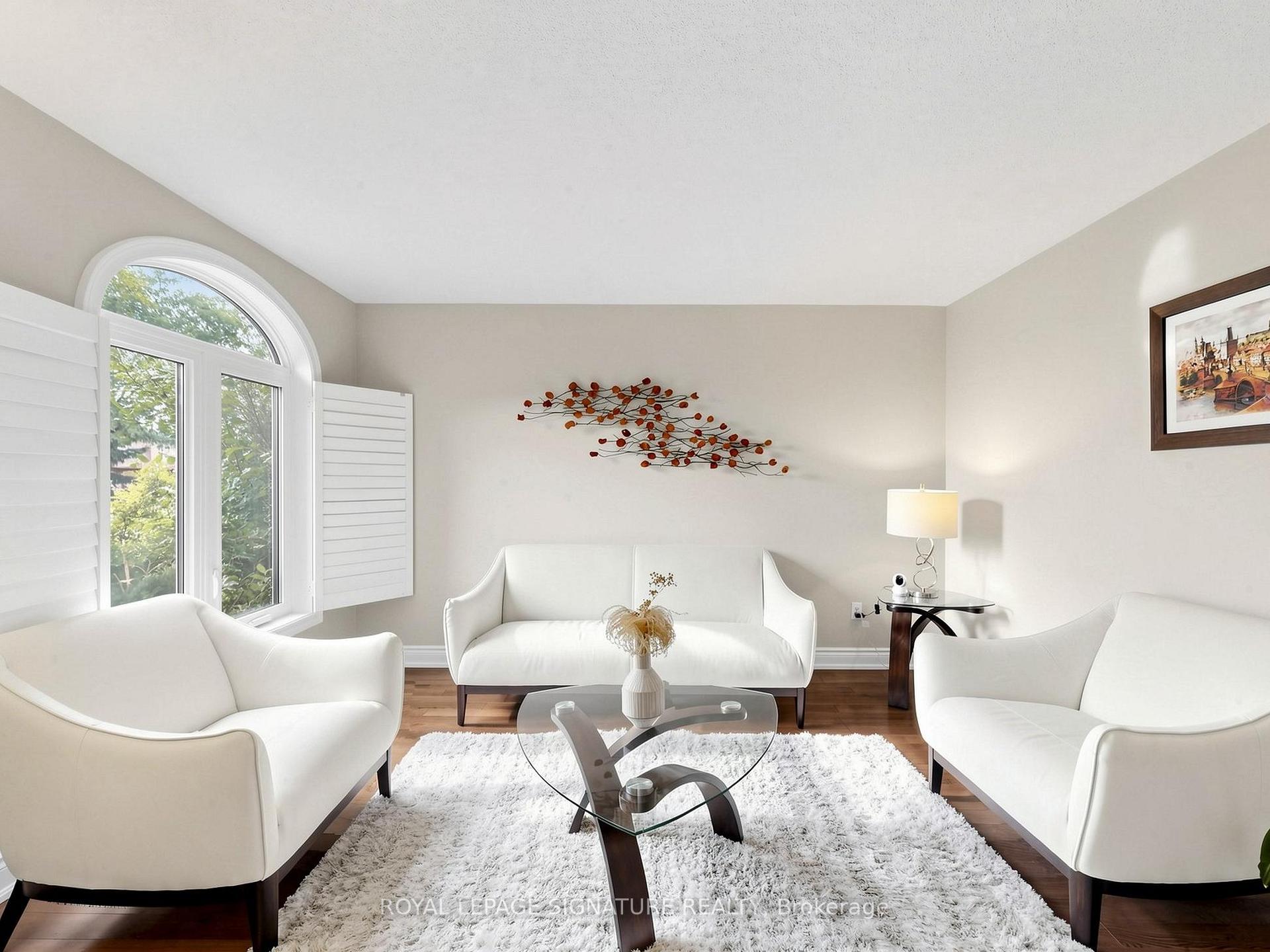 Photo 10 of 81 Pinnacle Trail, Aurora, Bayview Wellington — HOMEH
