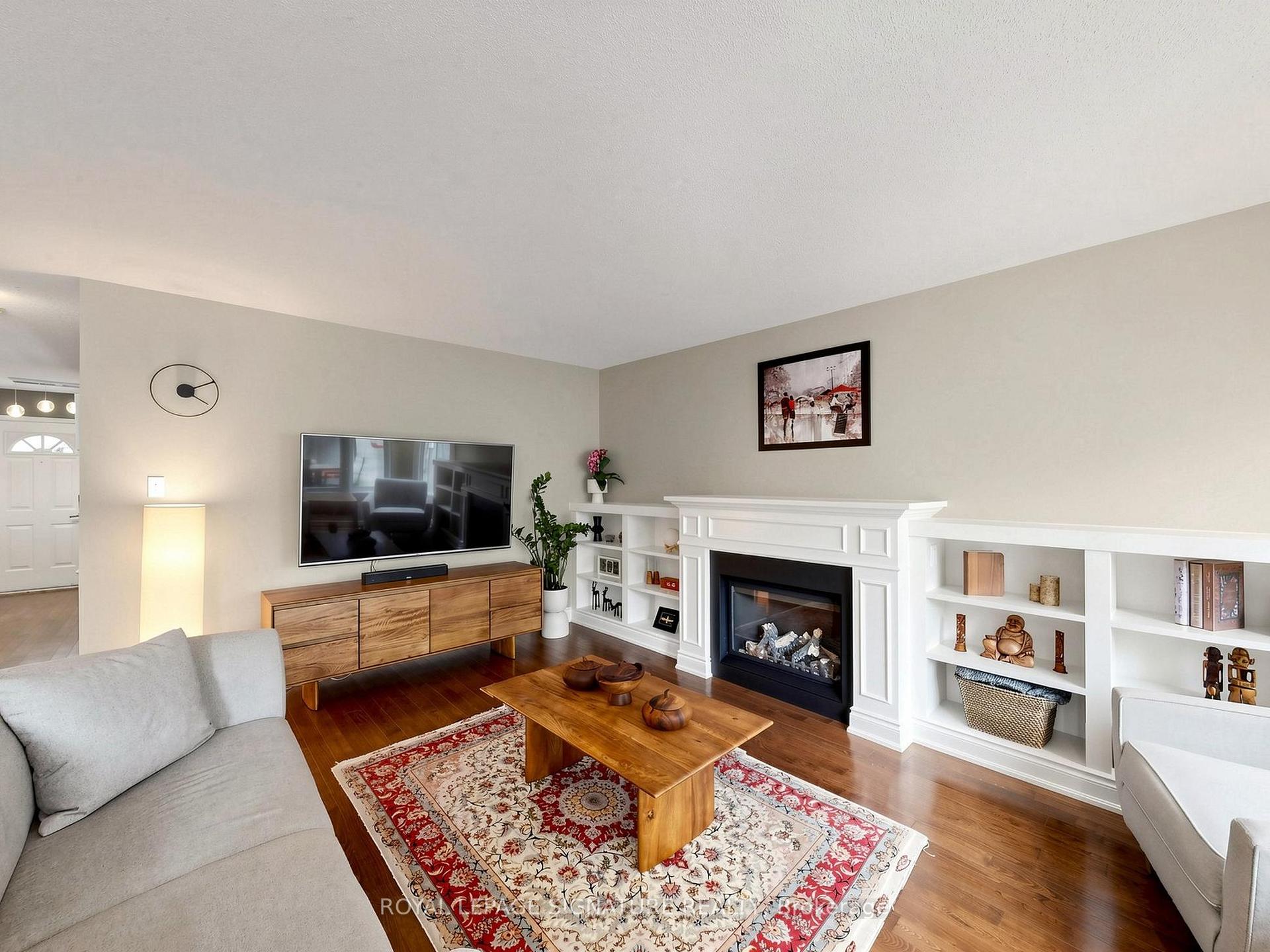 Photo 21 of 81 Pinnacle Trail, Aurora, Bayview Wellington — HOMEH