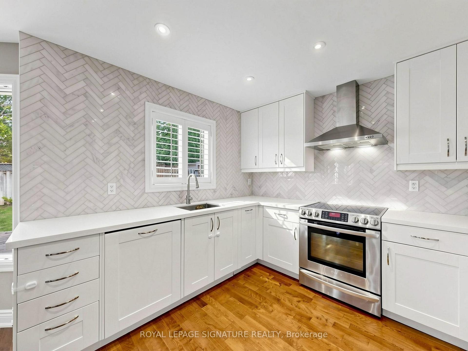 Photo 24 of 81 Pinnacle Trail, Aurora, Bayview Wellington — HOMEH
