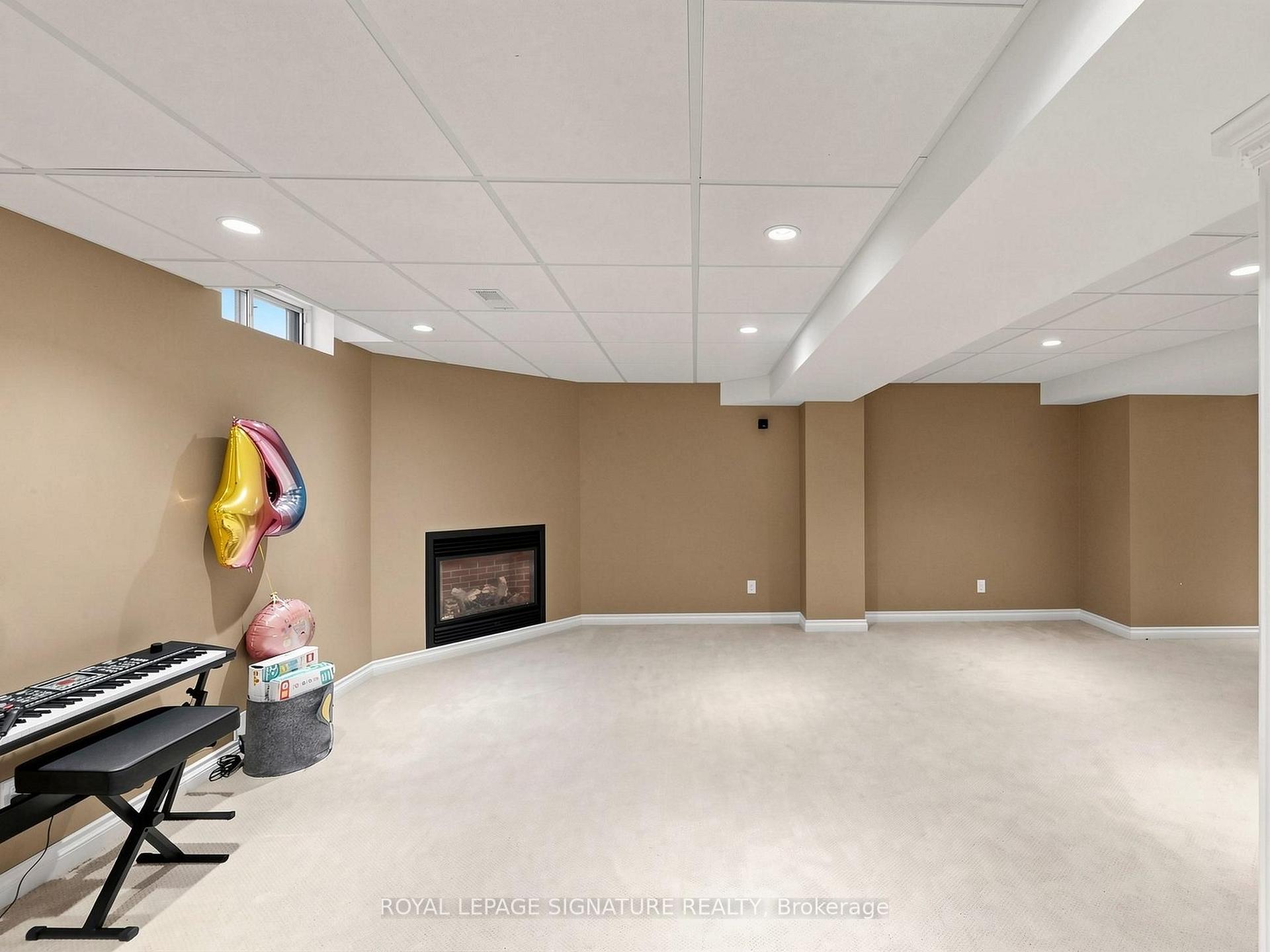 Photo 44 of 81 Pinnacle Trail, Aurora, Bayview Wellington — HOMEH