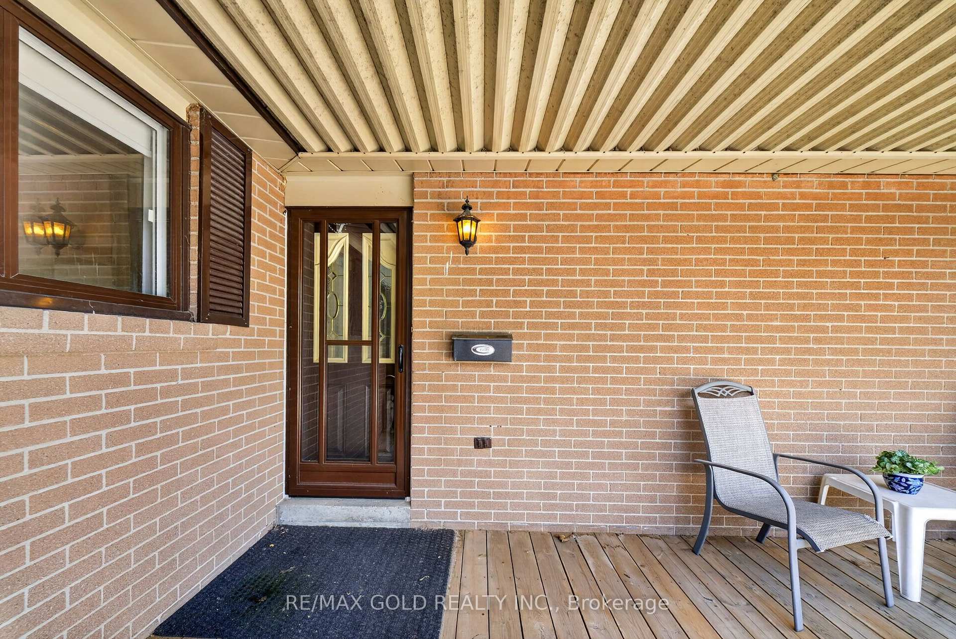 Photo 5 of 25 Drayton Crescent, Brampton, Southgate — HOMEH
