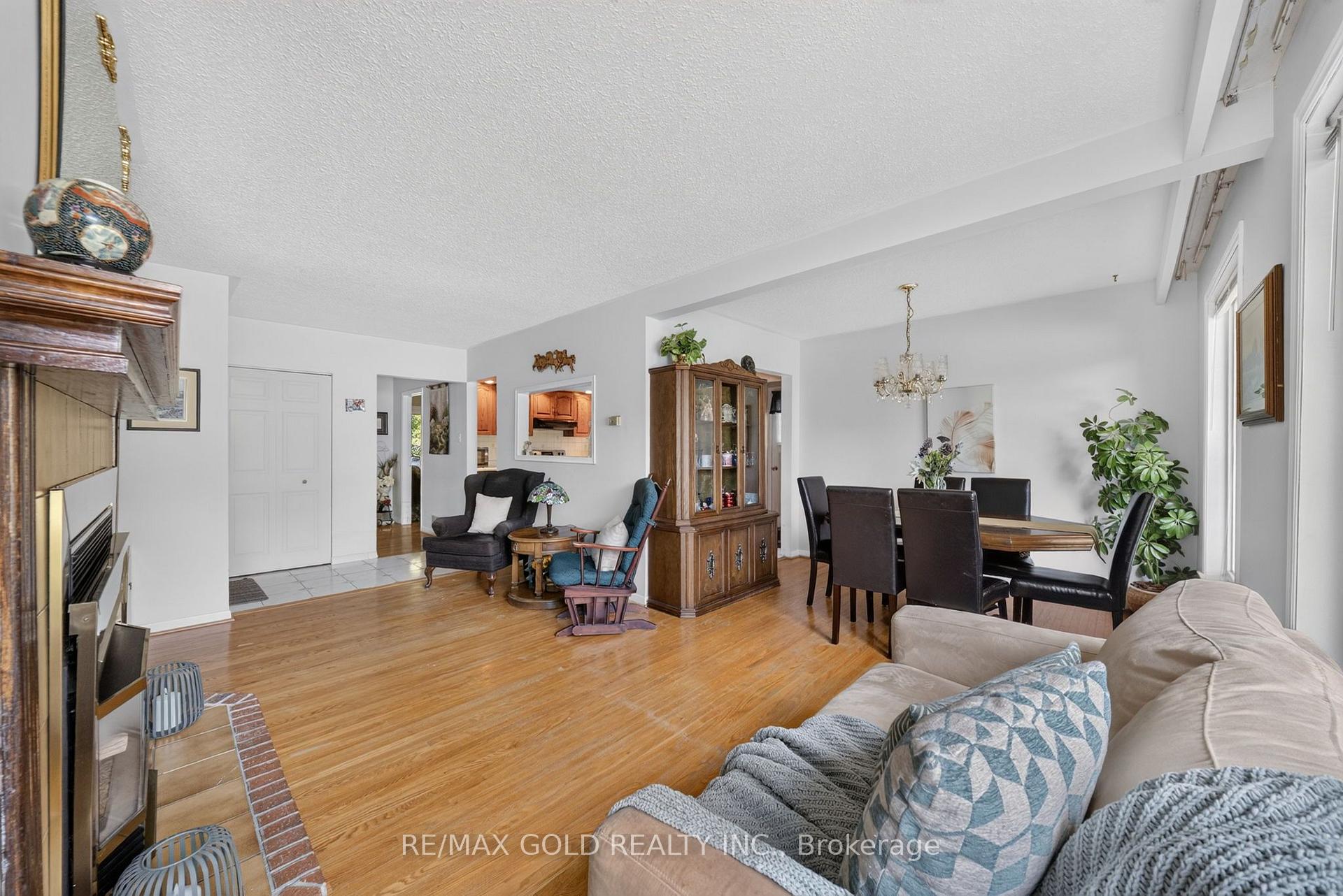 Photo 8 of 25 Drayton Crescent, Brampton, Southgate — HOMEH