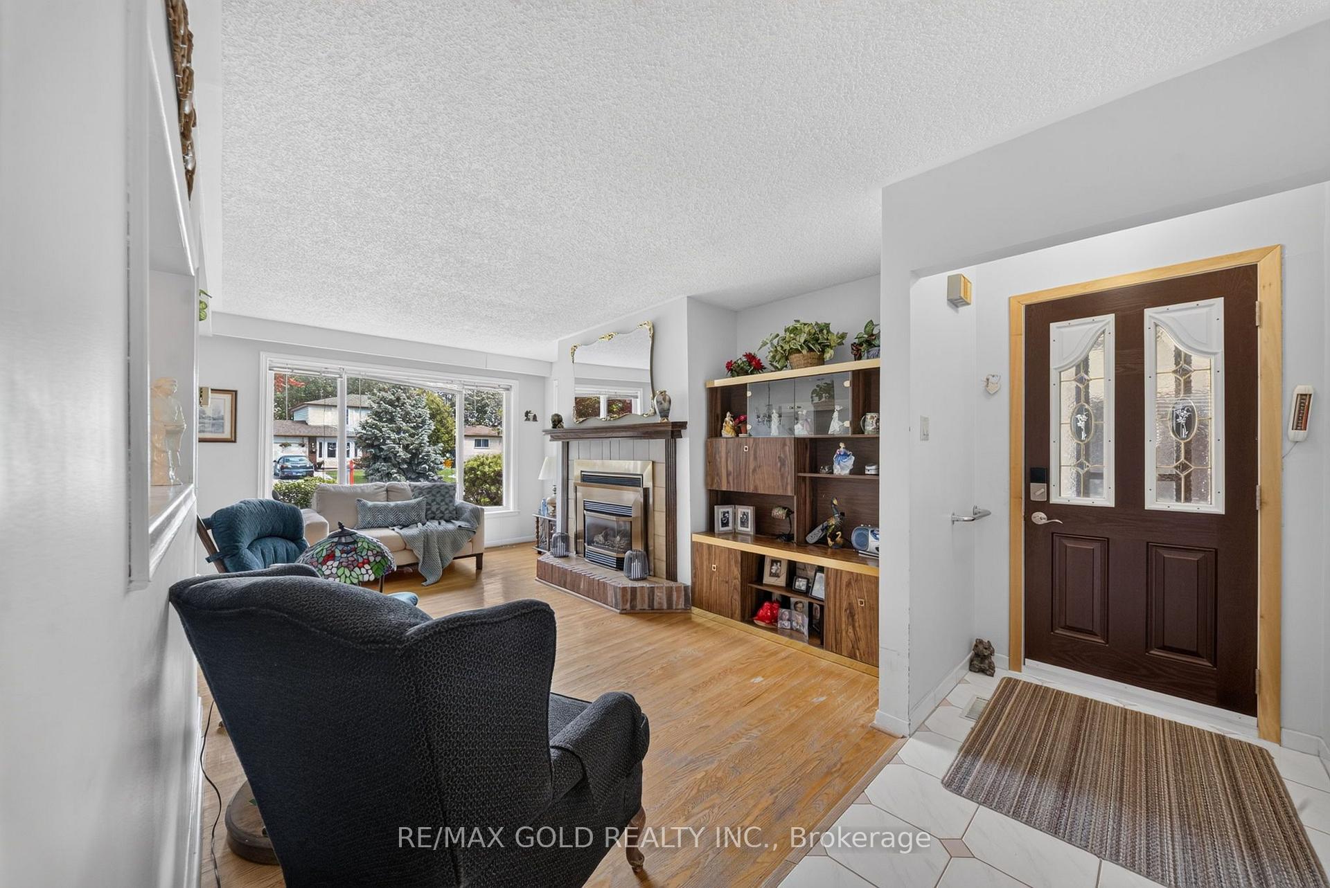 Photo 9 of 25 Drayton Crescent, Brampton, Southgate — HOMEH