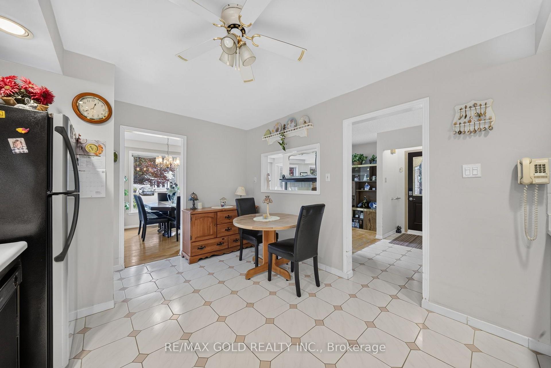 Photo 21 of 25 Drayton Crescent, Brampton, Southgate — HOMEH