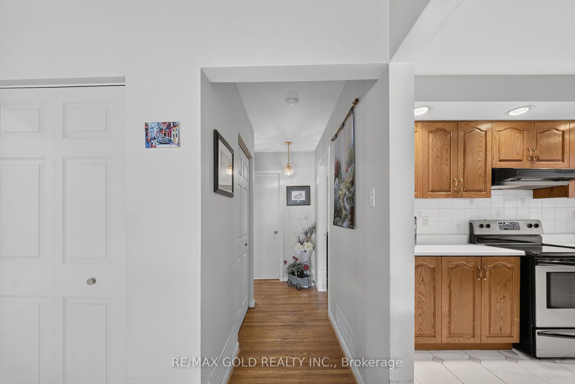 Photo 23 of 25 Drayton Crescent, Brampton, Southgate — HOMEH